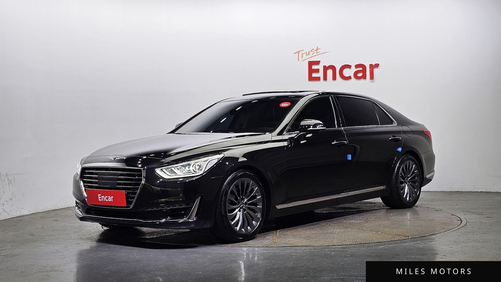 Genesis EQ900 2018 — фото 1 из 12