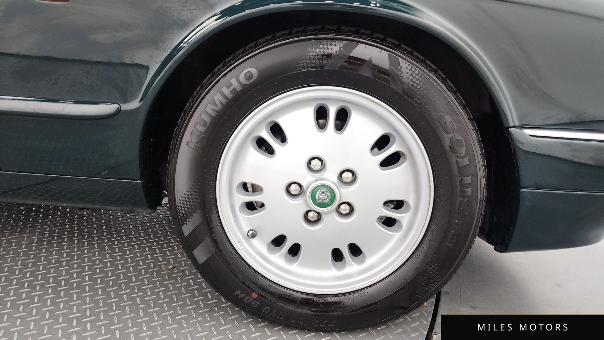 Jaguar XJ-6 1996 — миниатюра 5