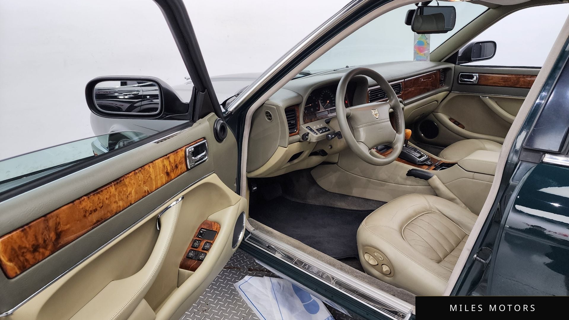Jaguar XJ-6 1996 — миниатюра 10
