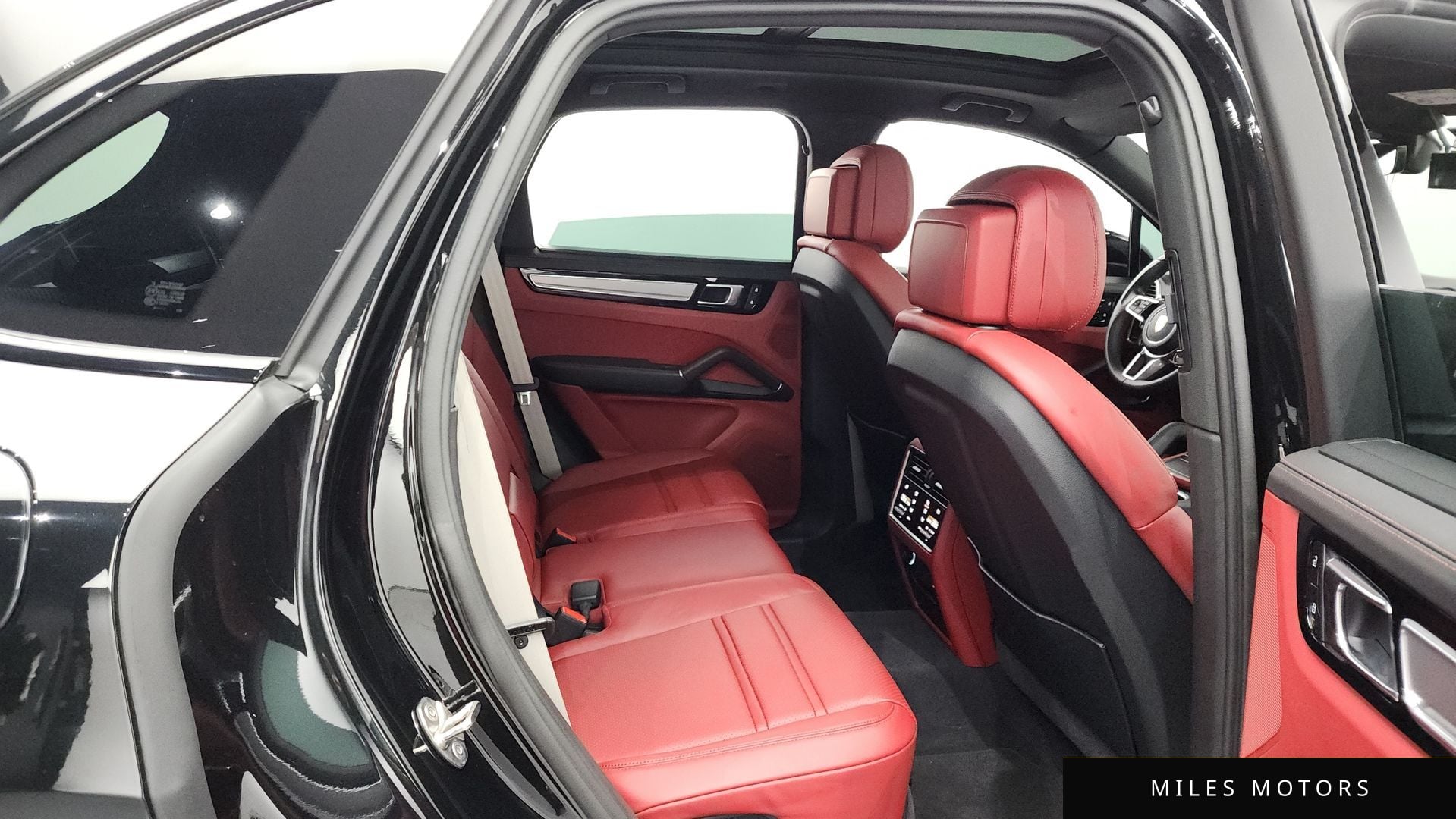 Porsche 카이엔 (PO536) 2023 — миниатюра 12
