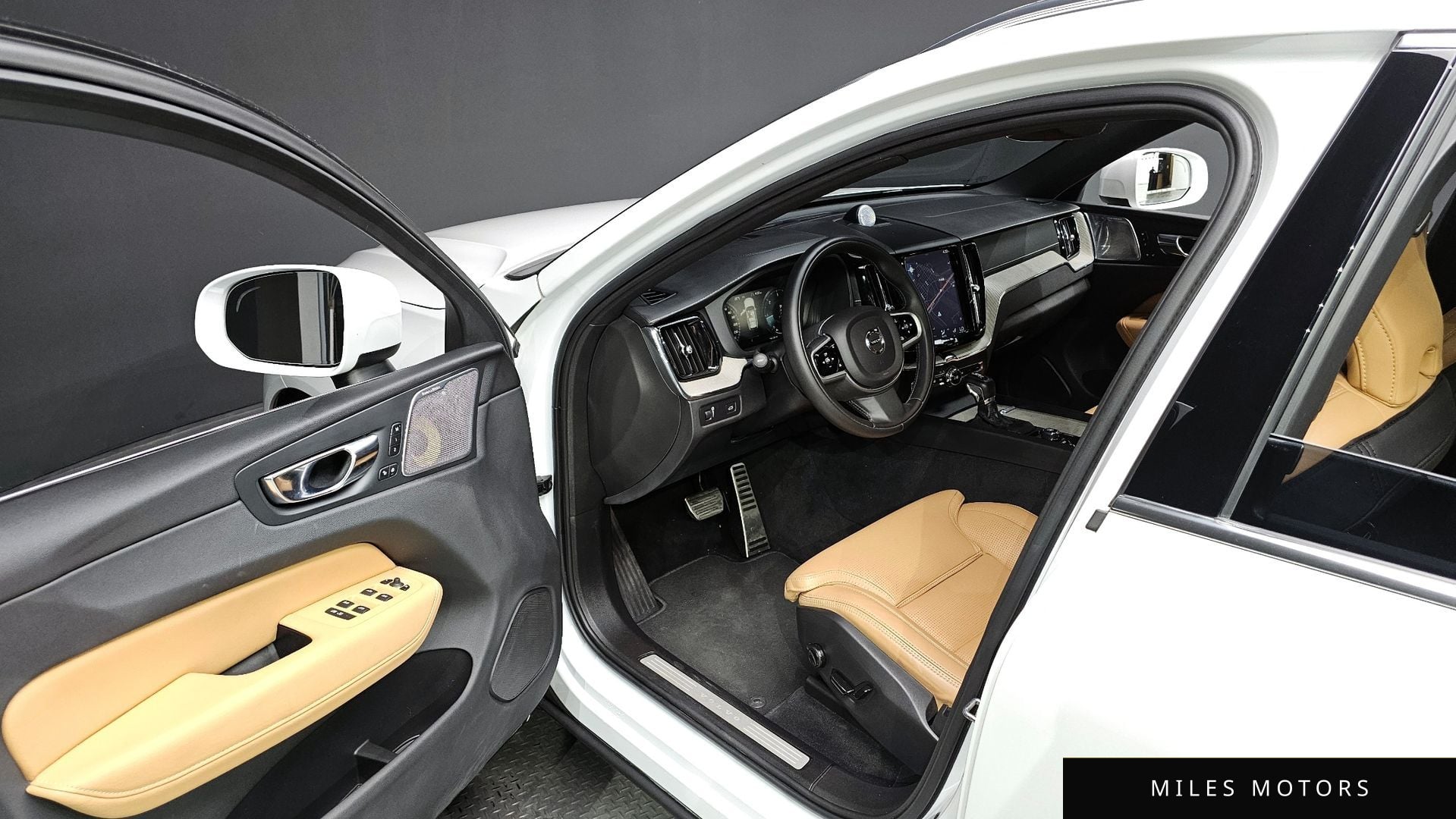 Volvo XC60 2019 — миниатюра 10
