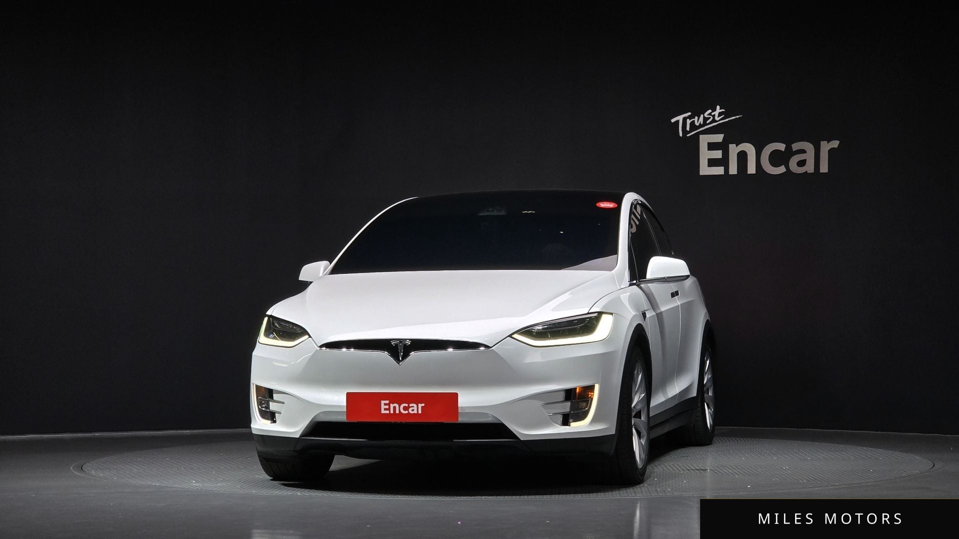Tesla Model X 2018 — миниатюра 3