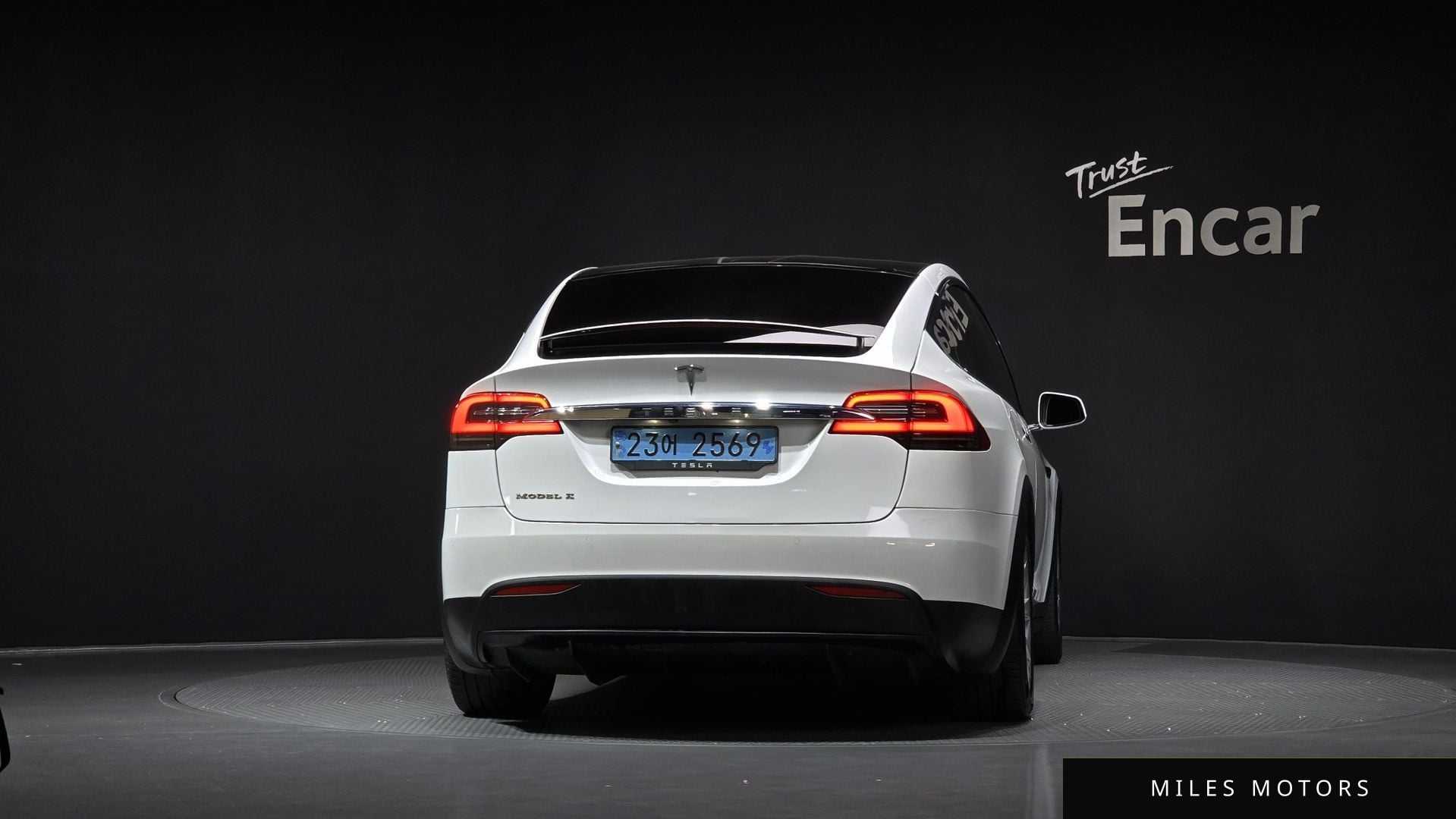 Tesla Model X 2018 — миниатюра 4
