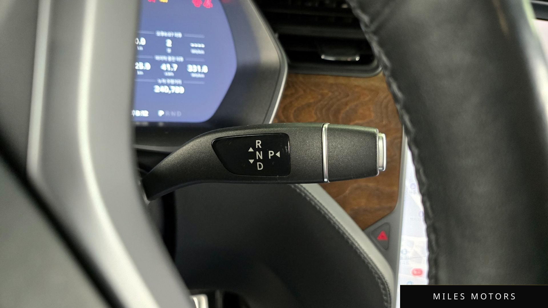Tesla Model X 2018 — миниатюра 9