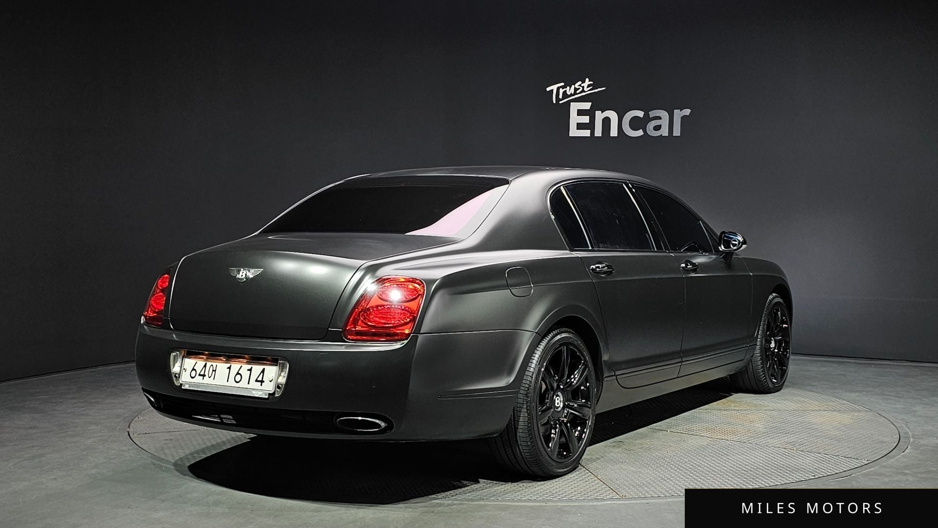 Bentley Flying Spur 2006 — миниатюра 2