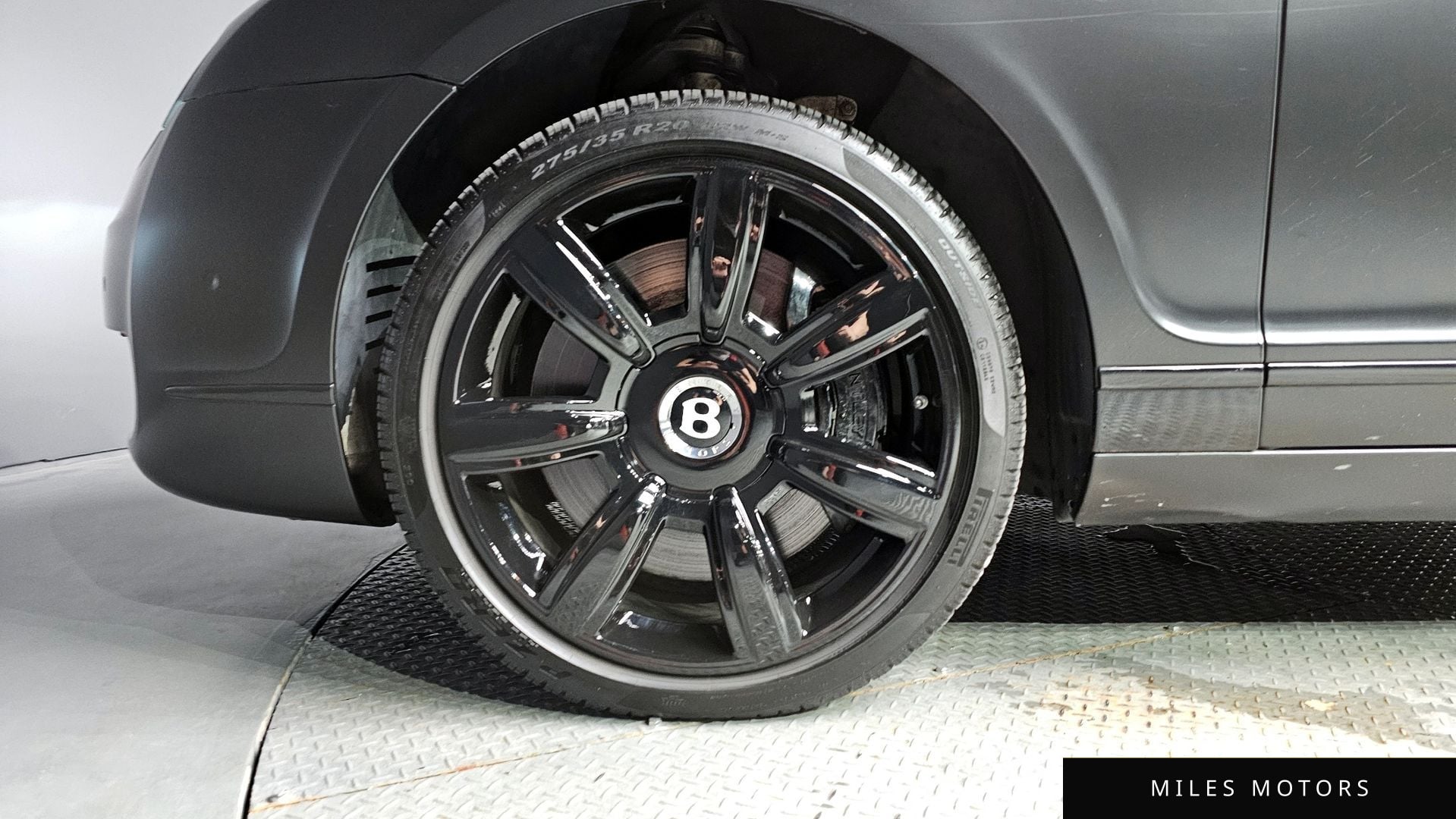 Bentley Flying Spur 2006 — миниатюра 5