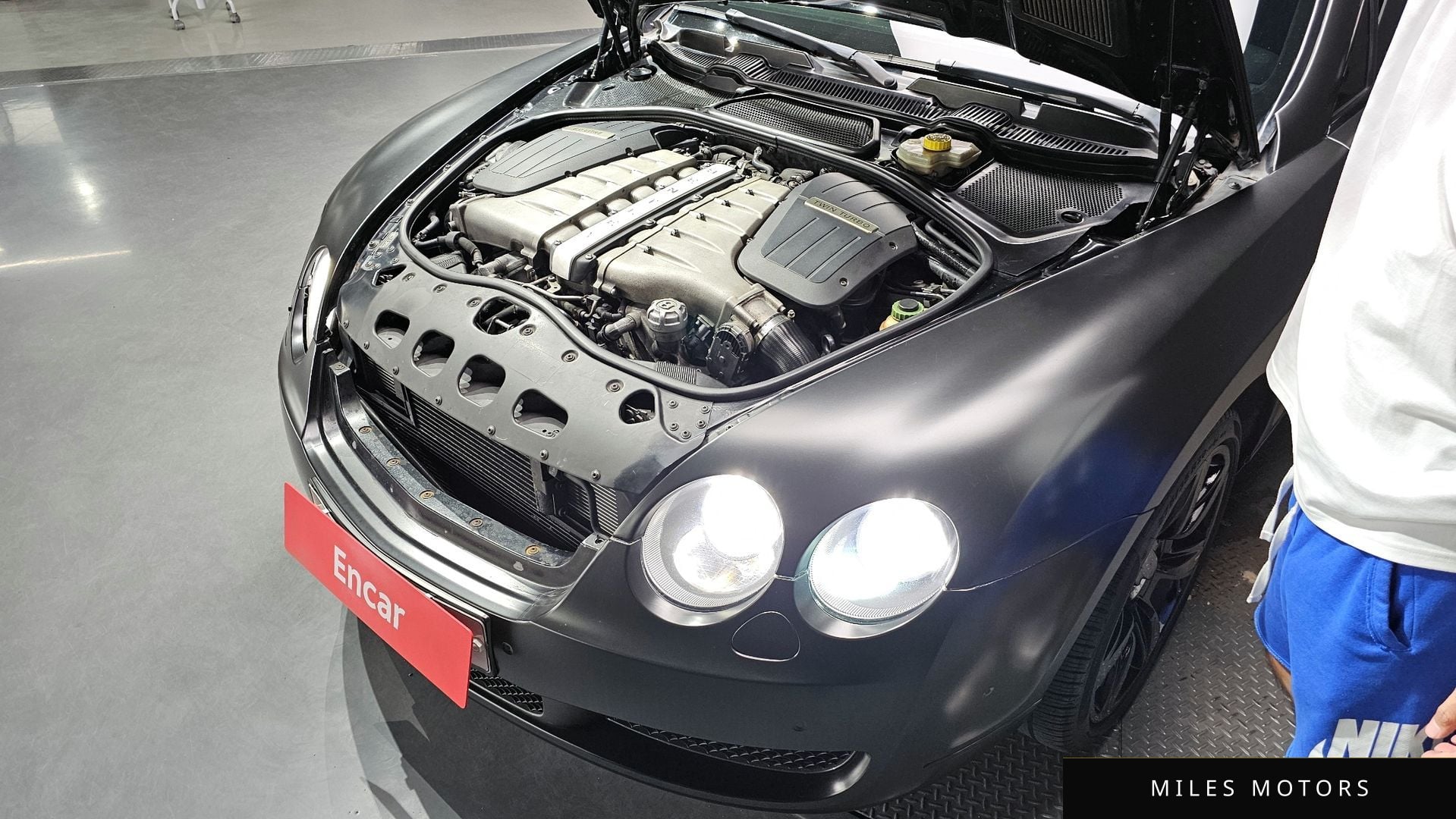 Bentley Flying Spur 2006 — миниатюра 6