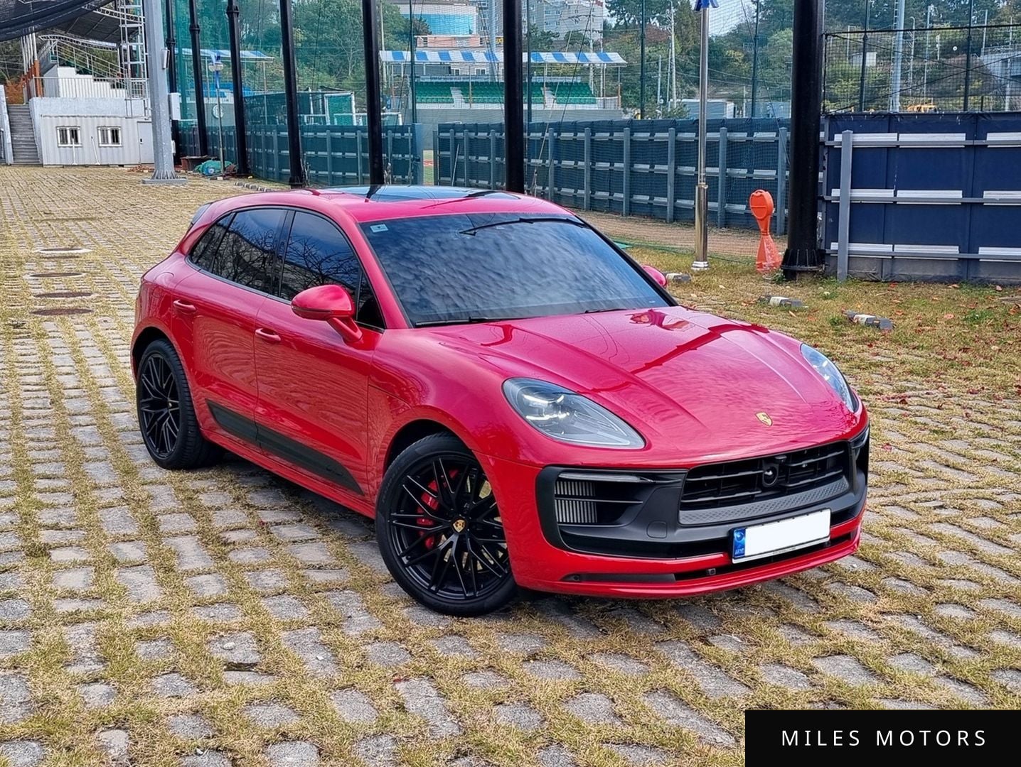 Porsche Macan 2023 — миниатюра 2
