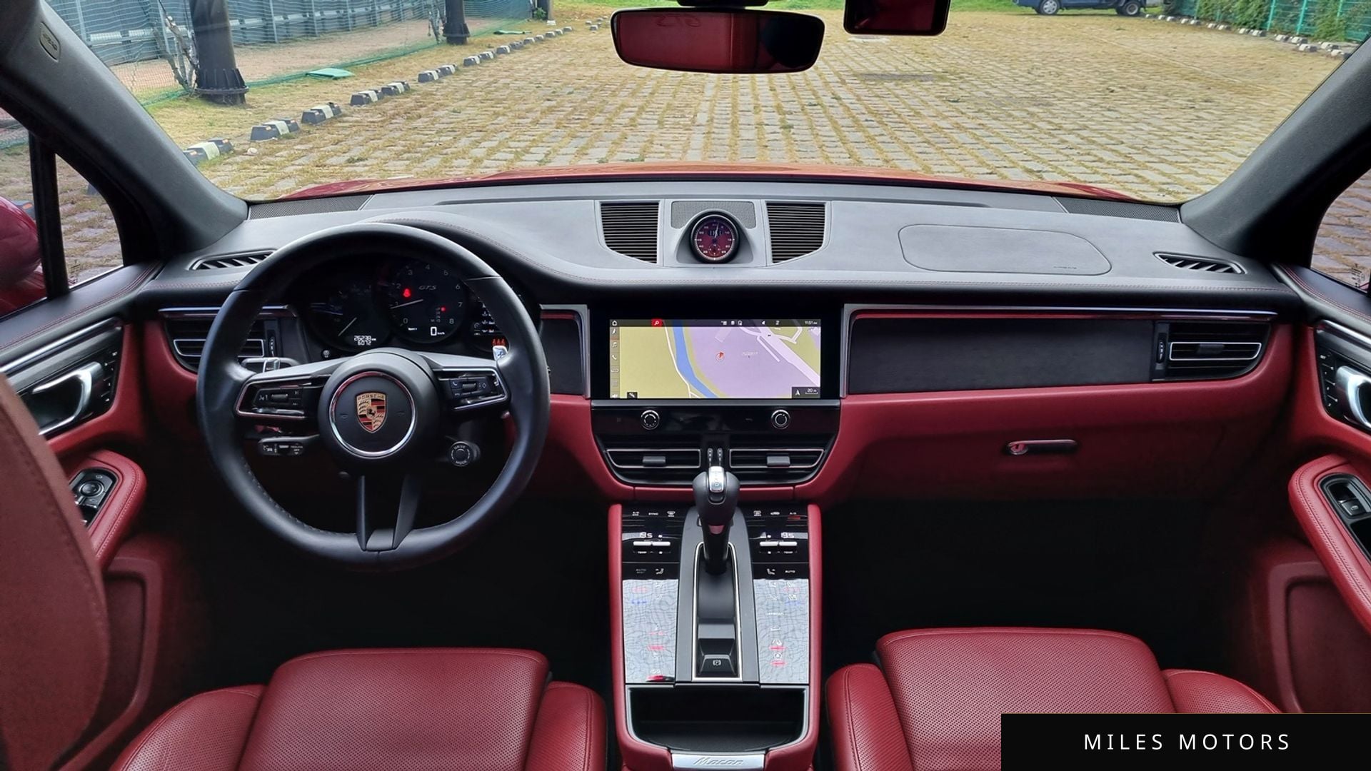 Porsche Macan 2023 — миниатюра 10
