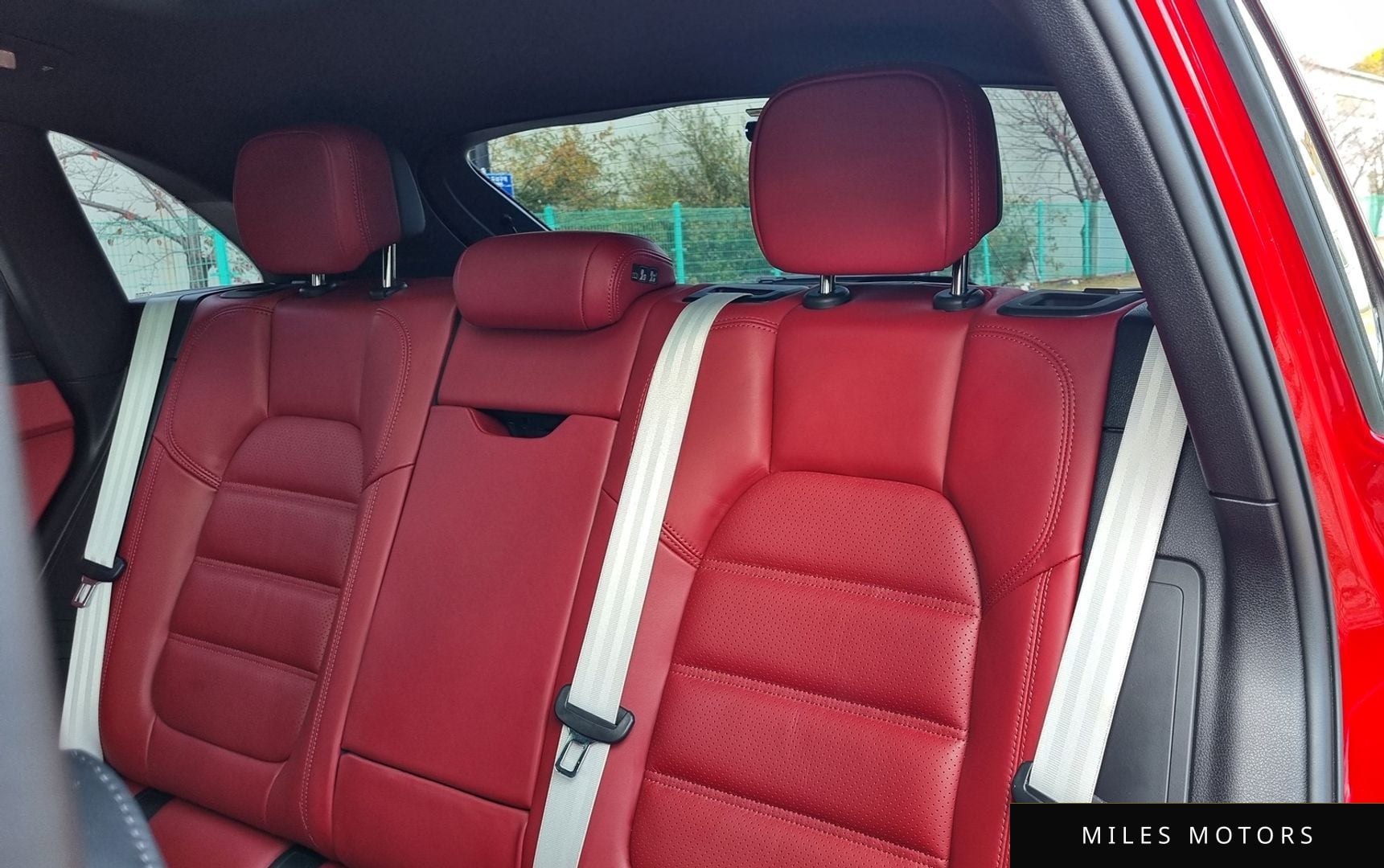 Porsche Macan 2023 — миниатюра 12