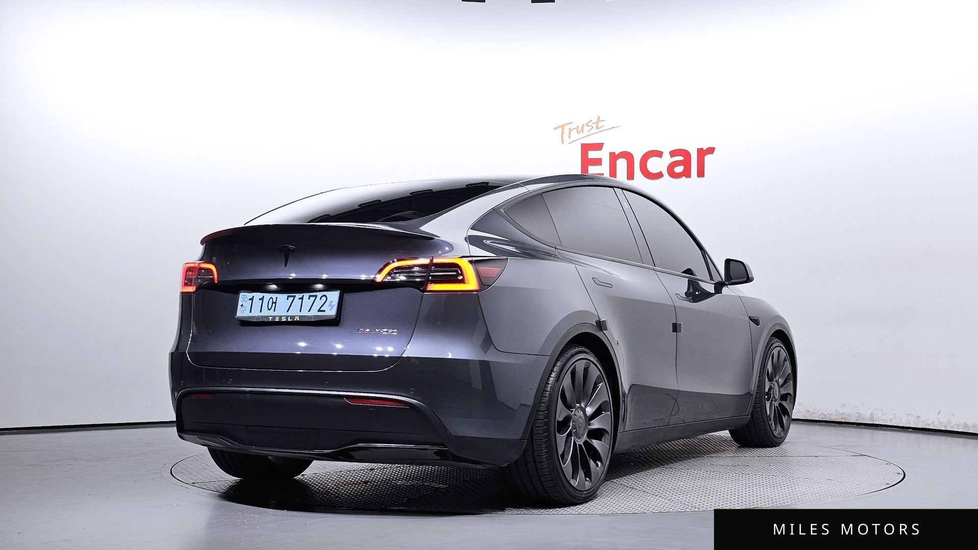 Tesla Model Y 2021 — миниатюра 2