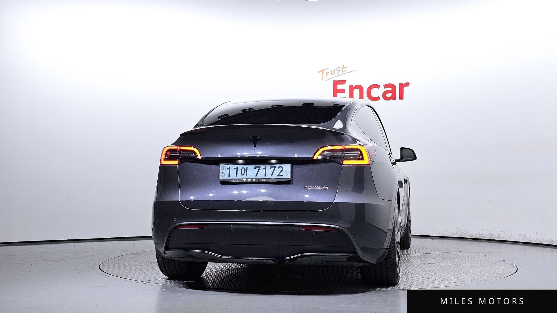 Tesla Model Y 2021 — миниатюра 4