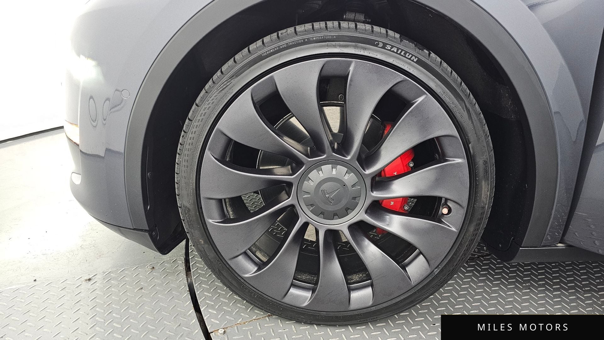 Tesla Model Y 2021 — миниатюра 5