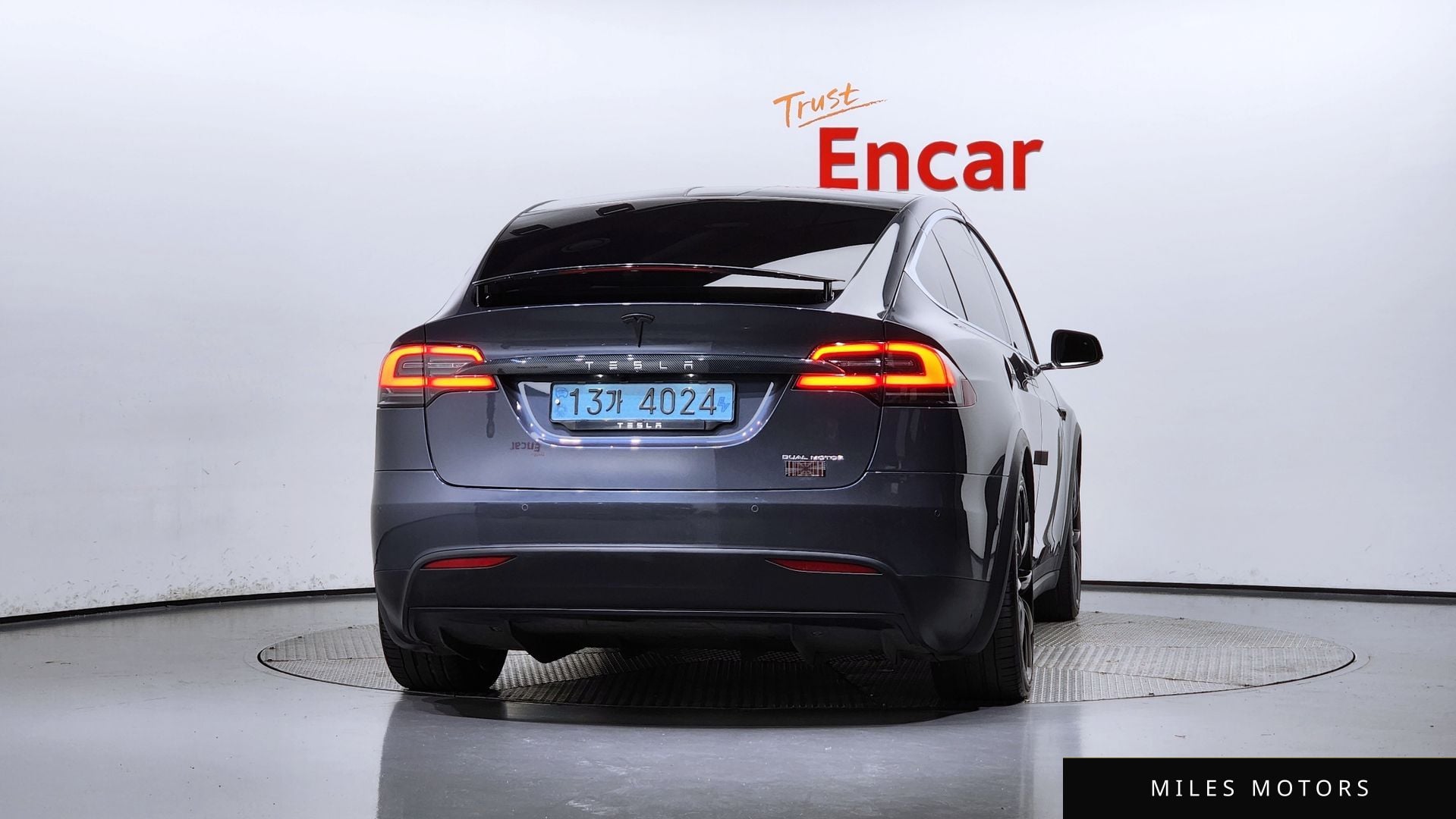 Tesla 모델 X 2020 — миниатюра 4