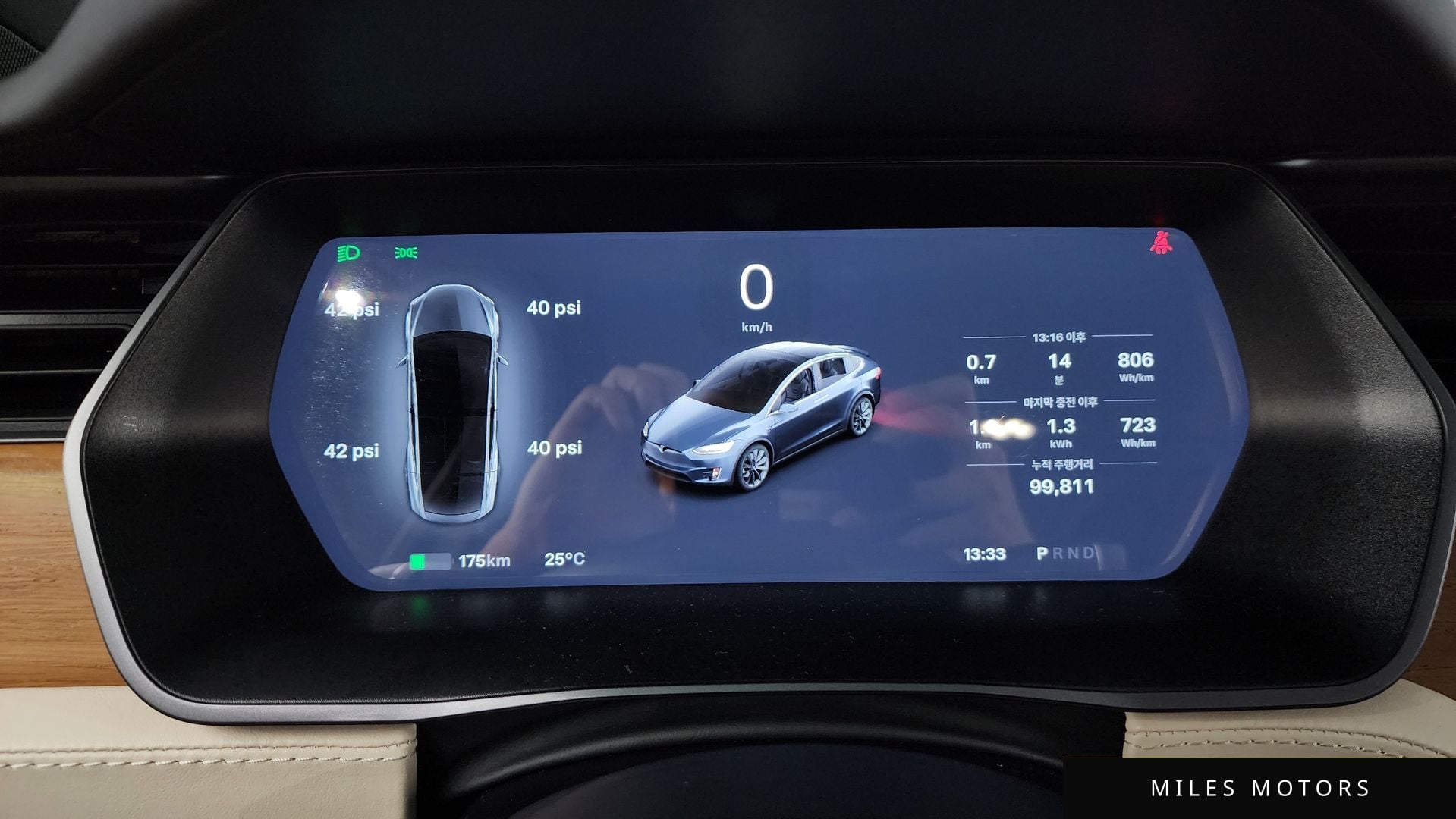 Tesla 모델 X 2020 — миниатюра 8