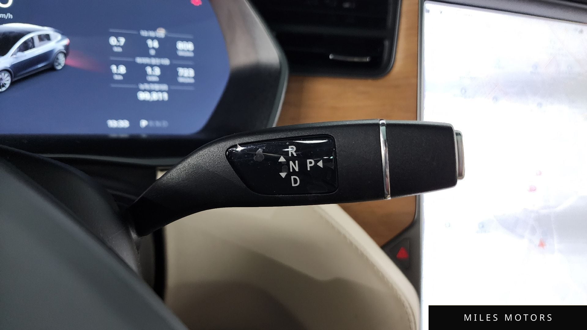 Tesla 모델 X 2020 — миниатюра 9