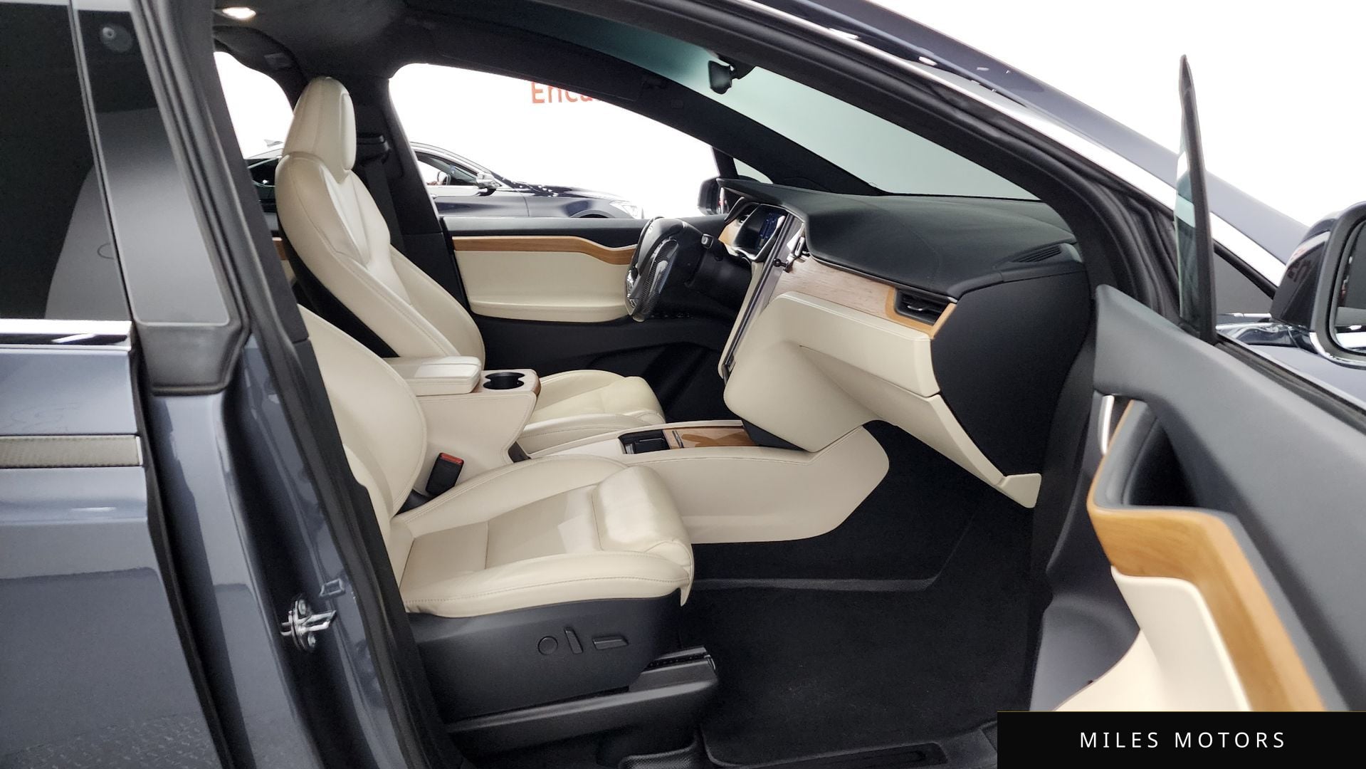 Tesla 모델 X 2020 — миниатюра 11