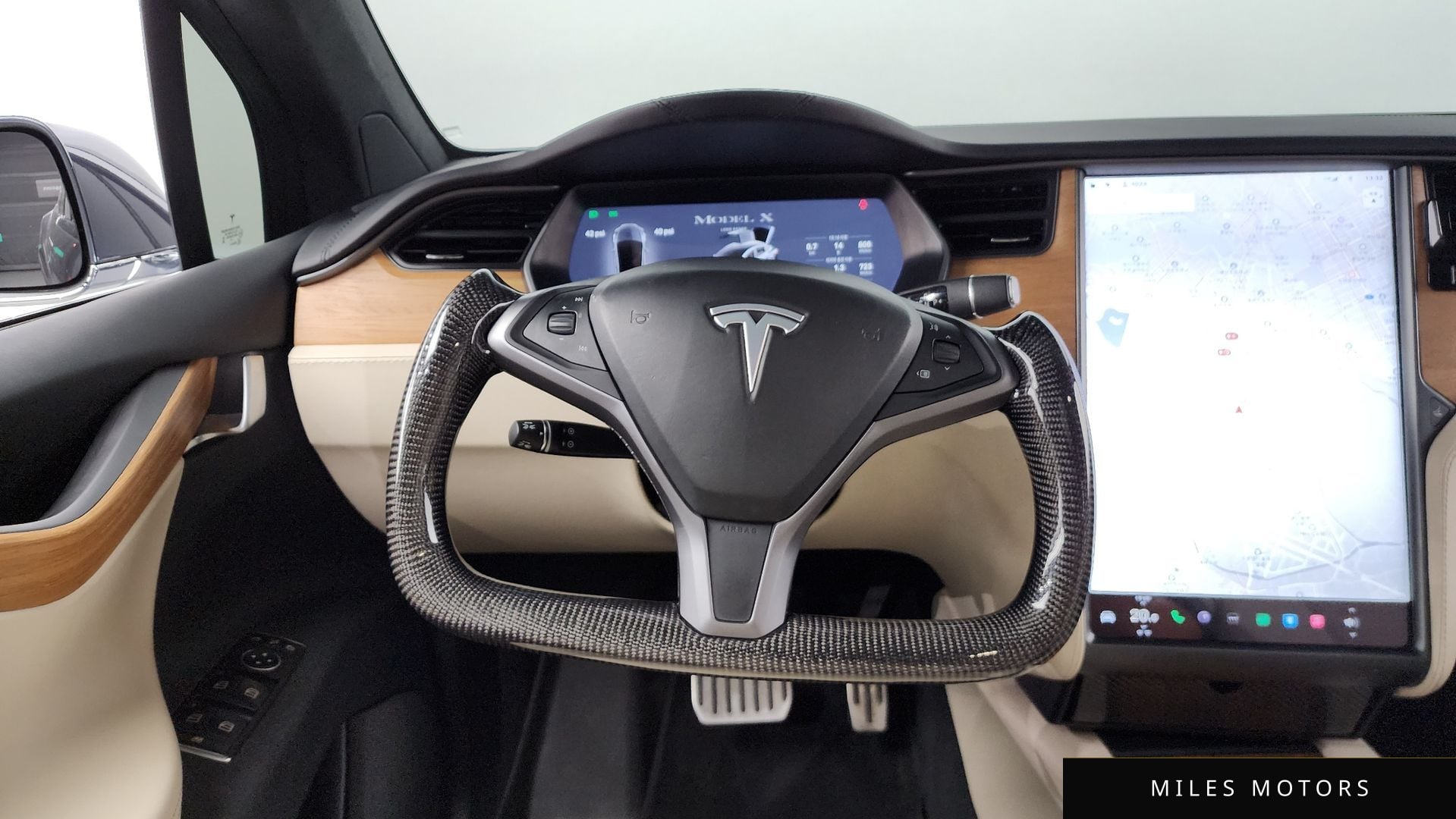 Tesla 모델 X 2020 — миниатюра 13