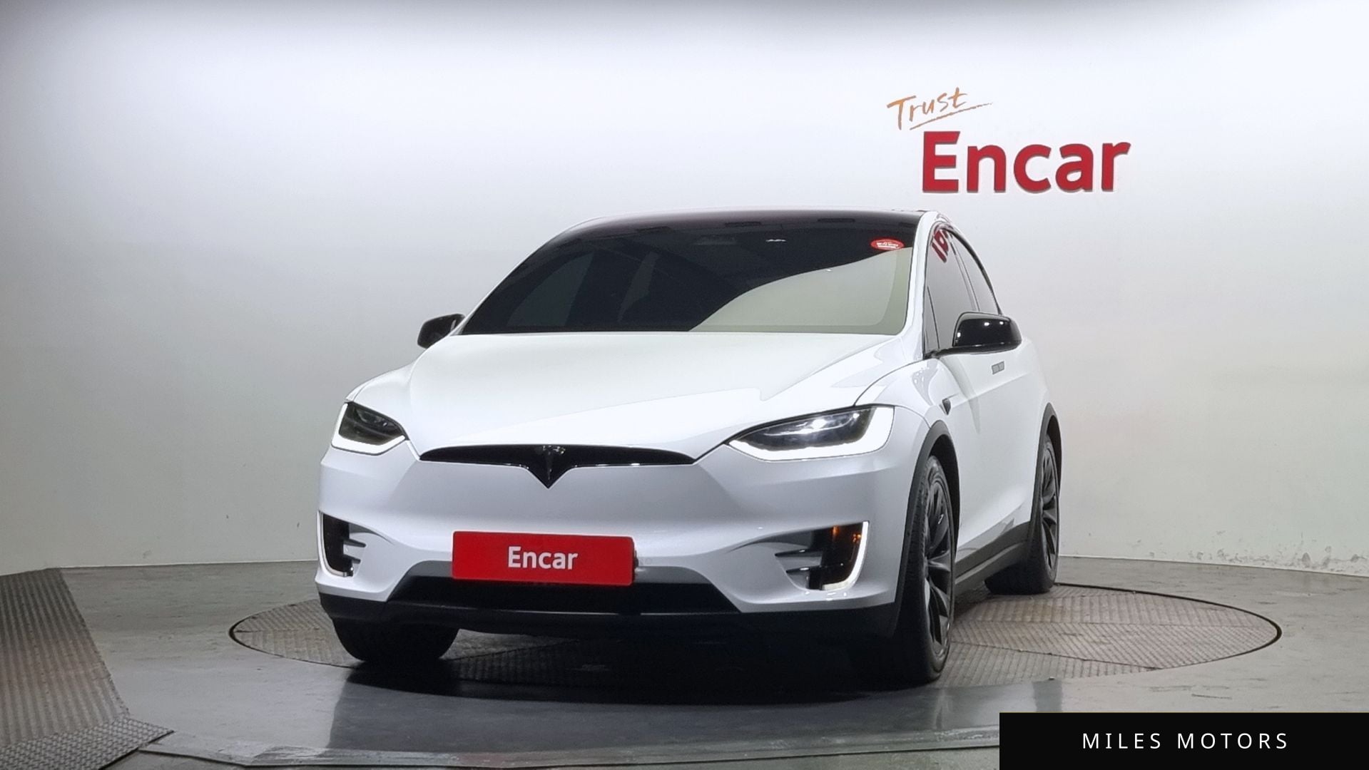 Tesla Model X 2018 — миниатюра 3