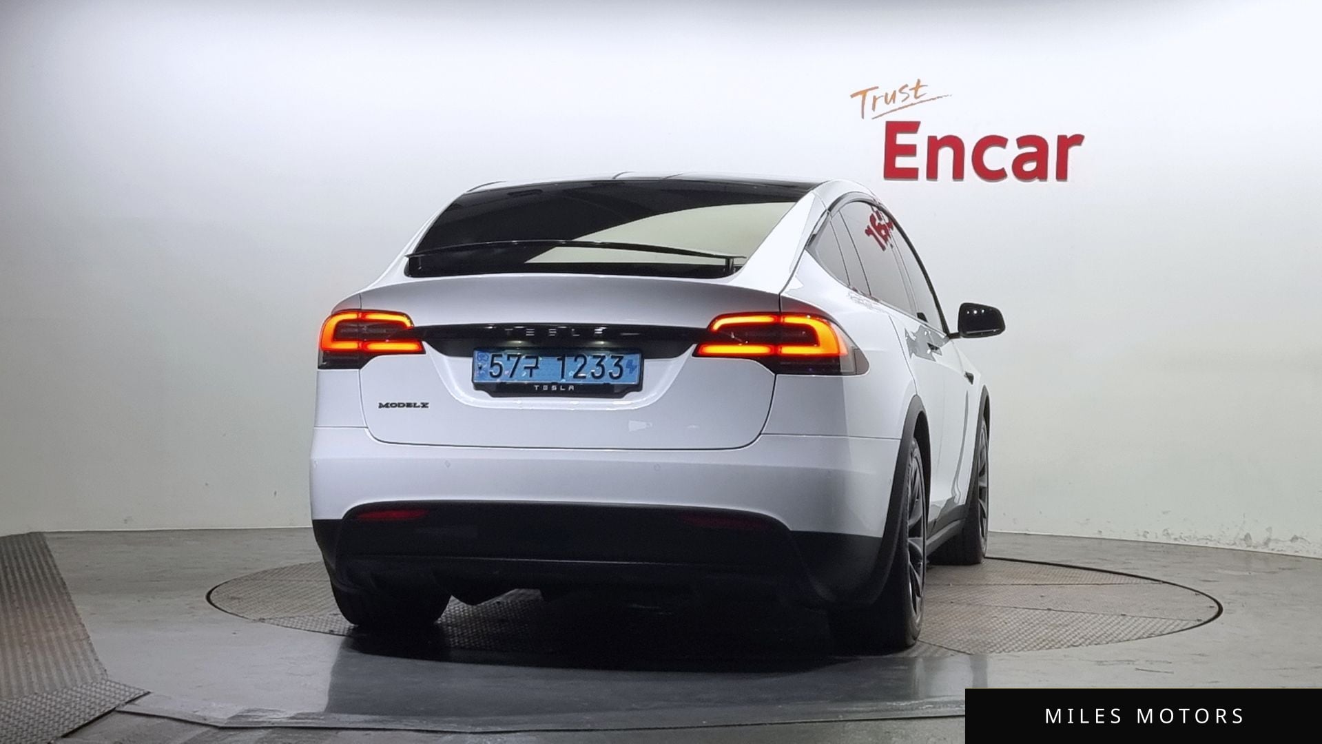 Tesla Model X 2018 — миниатюра 4