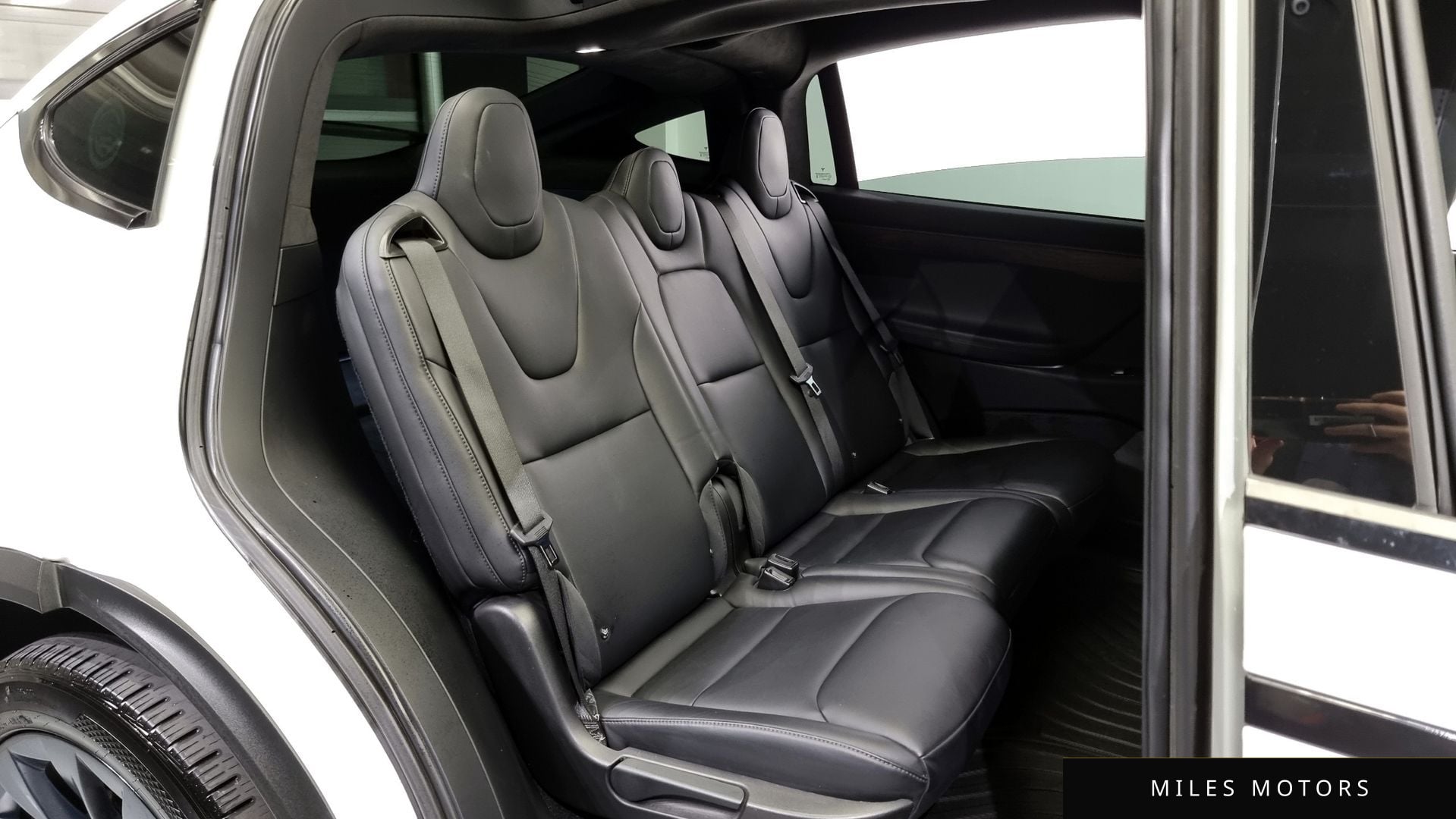 Tesla Model X 2018 — миниатюра 12