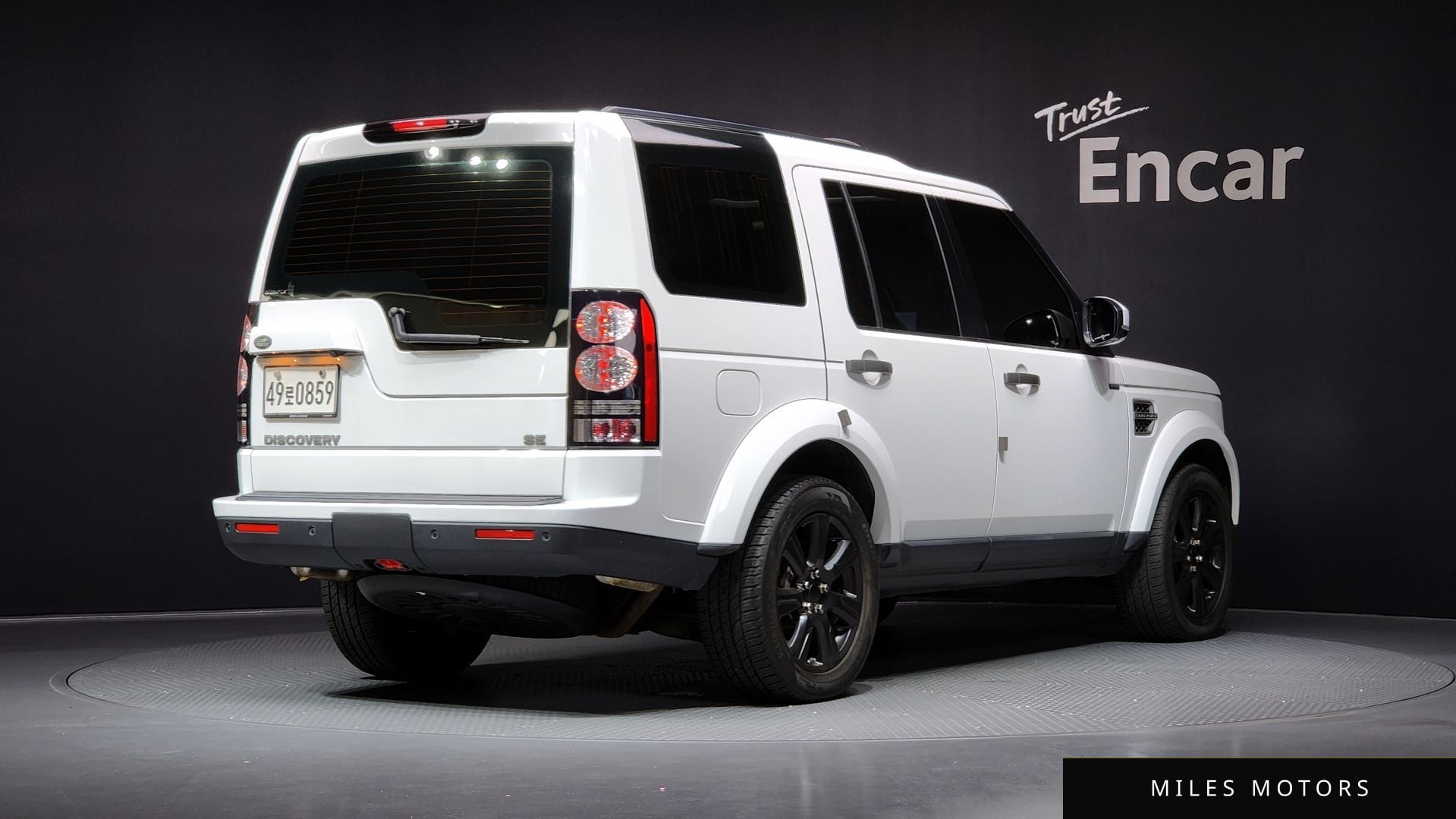 Land Rover Discovery 2016 — миниатюра 2