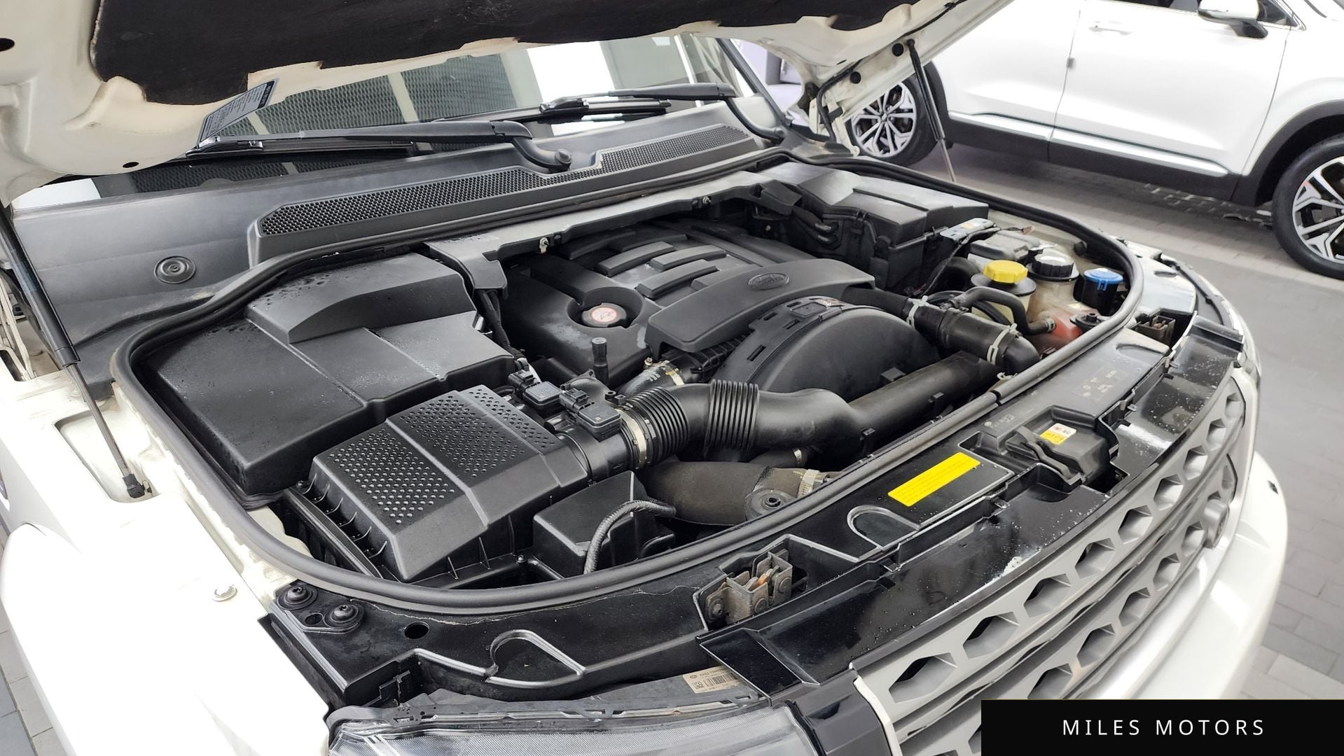 Land Rover Discovery 2016 — миниатюра 6