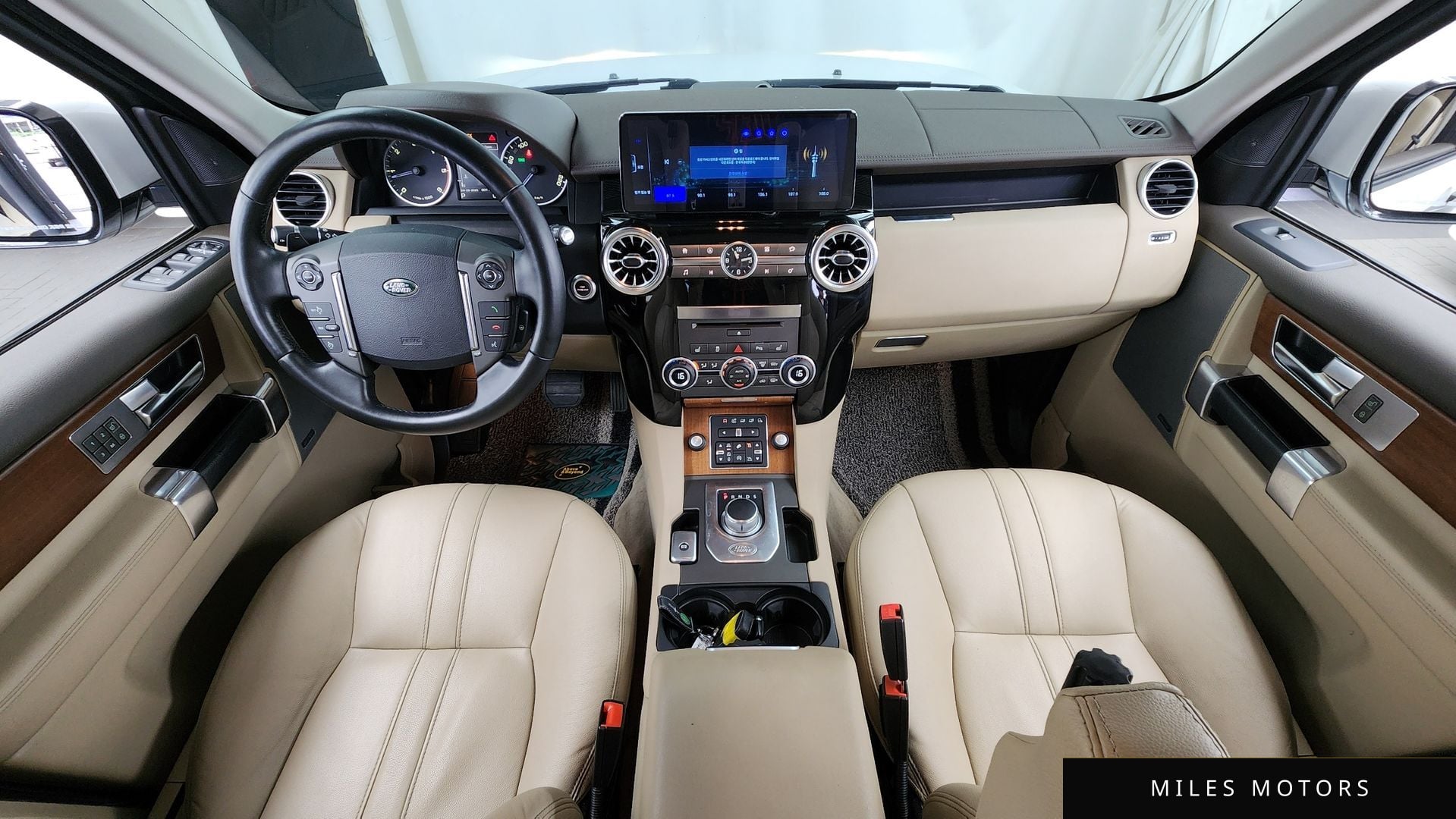 Land Rover Discovery 2016 — миниатюра 7