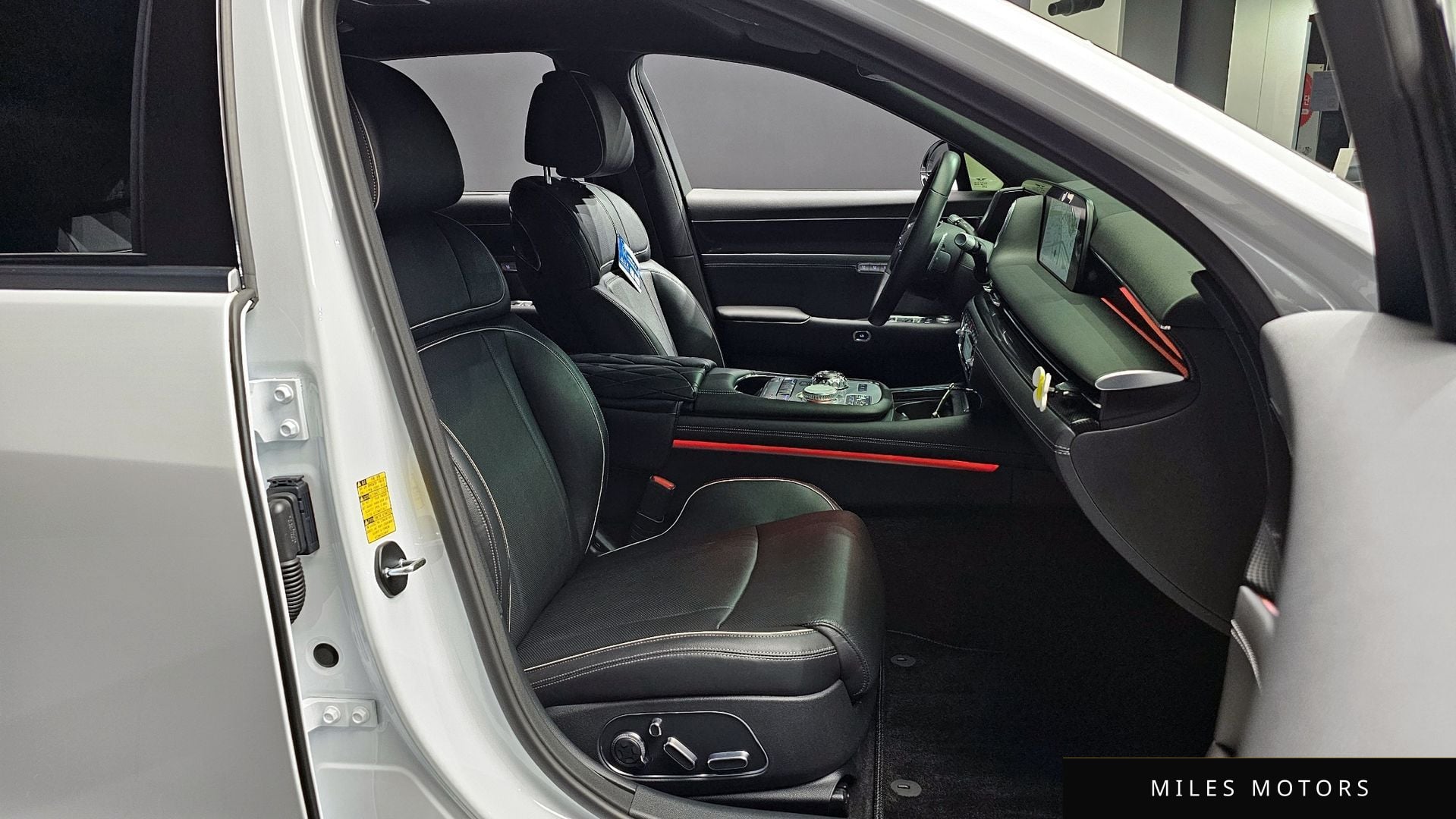 Genesis G90 (RS4) 2022 — миниатюра 10