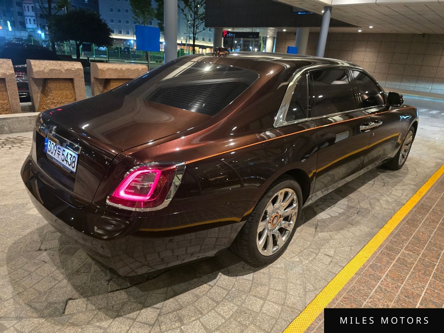 Rolls-Royce 고스트 2021 — миниатюра 5