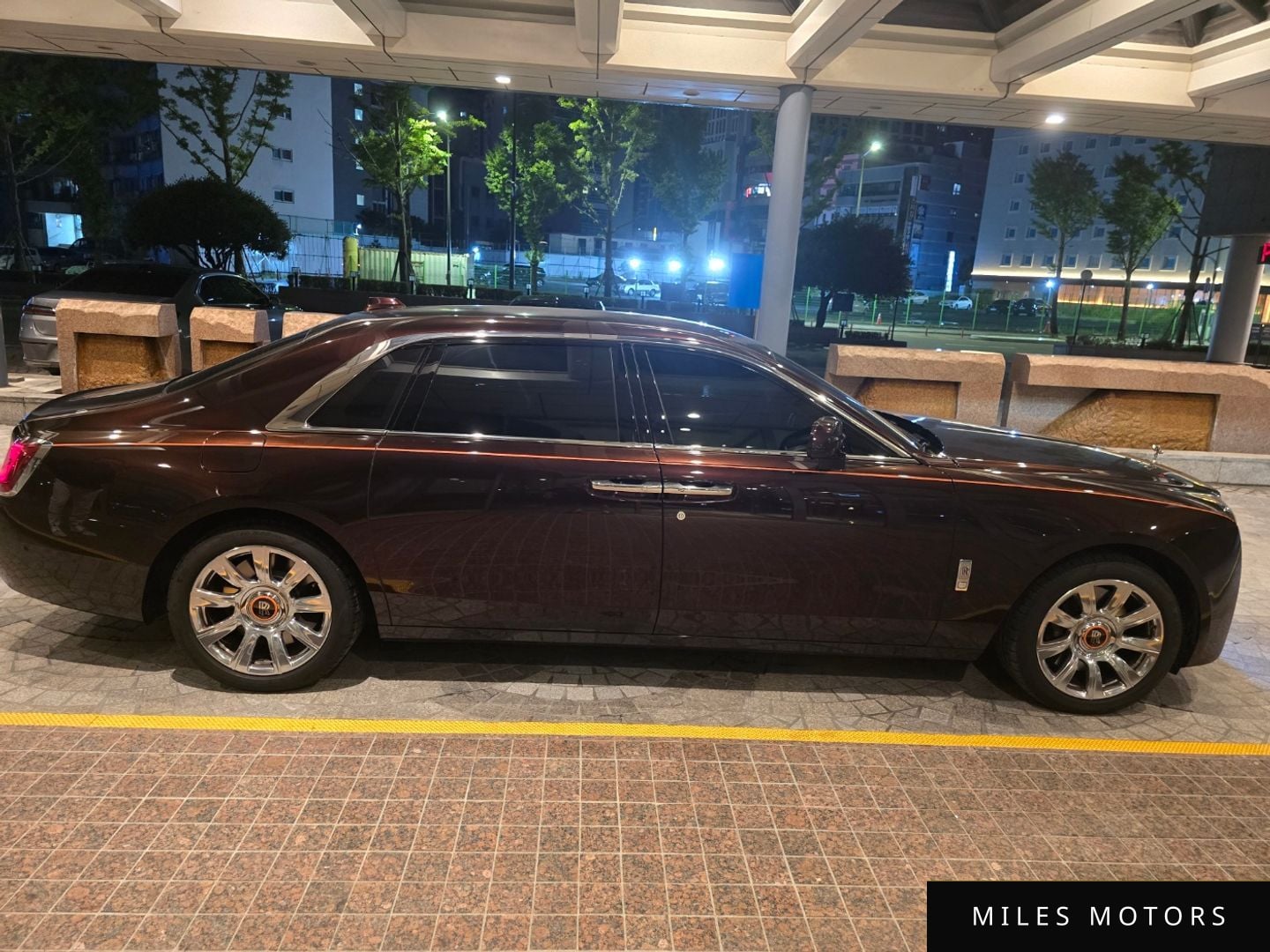 Rolls-Royce 고스트 2021 — миниатюра 6