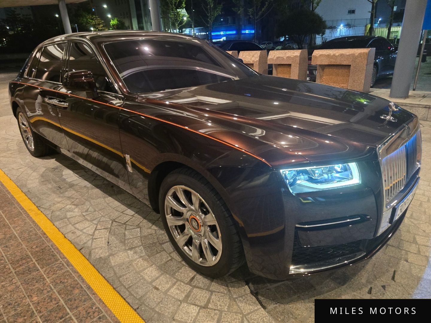 Rolls-Royce 고스트 2021 — миниатюра 7