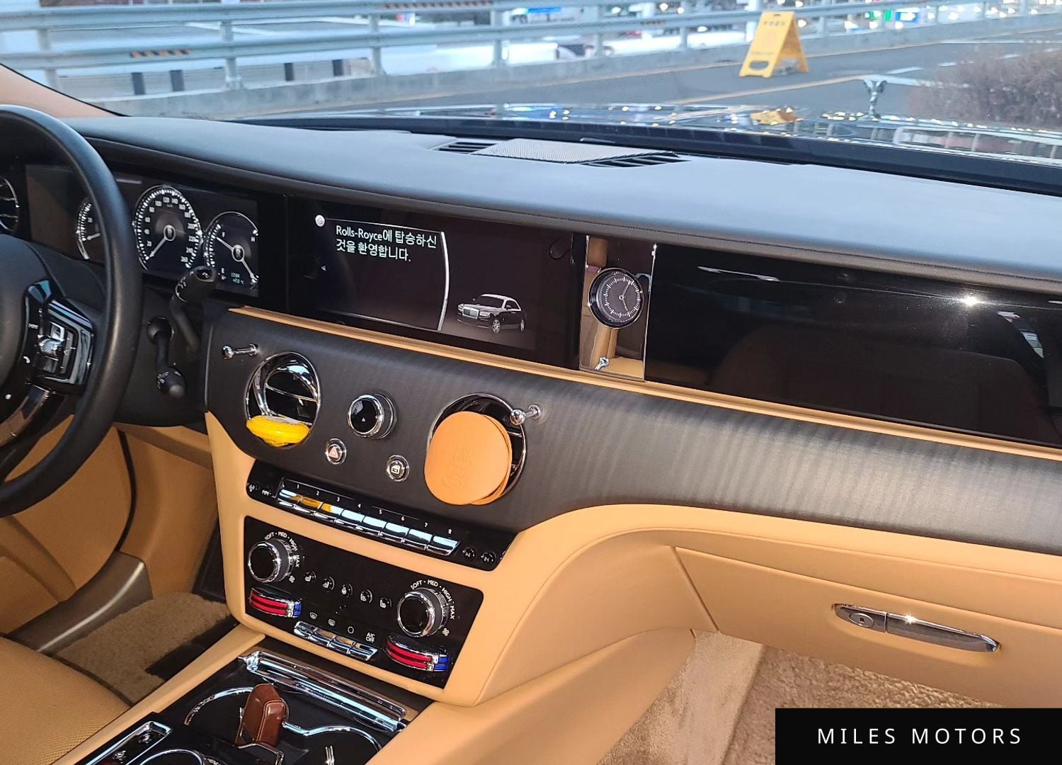 Rolls-Royce 고스트 2021 — миниатюра 8