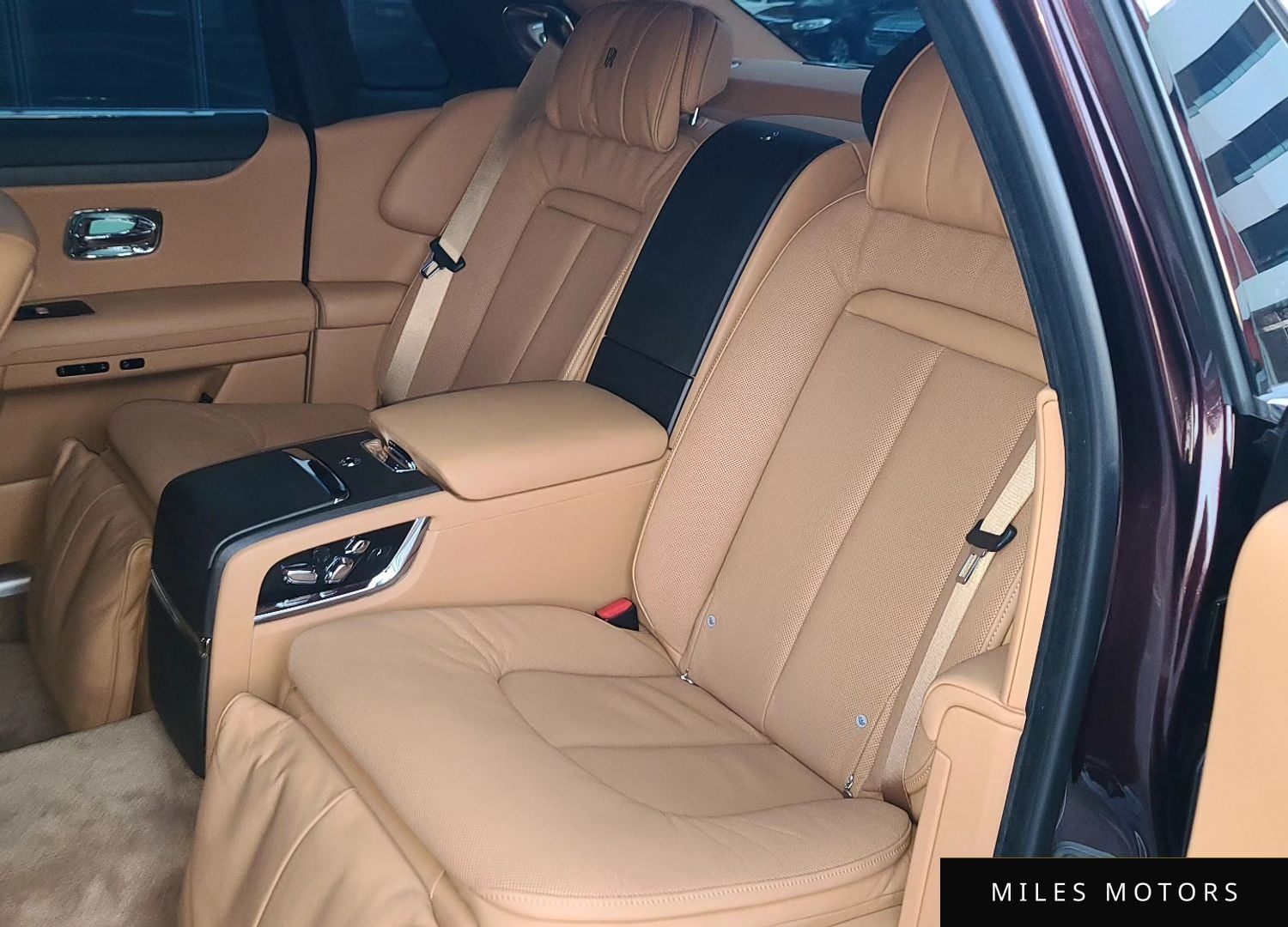 Rolls-Royce 고스트 2021 — миниатюра 9