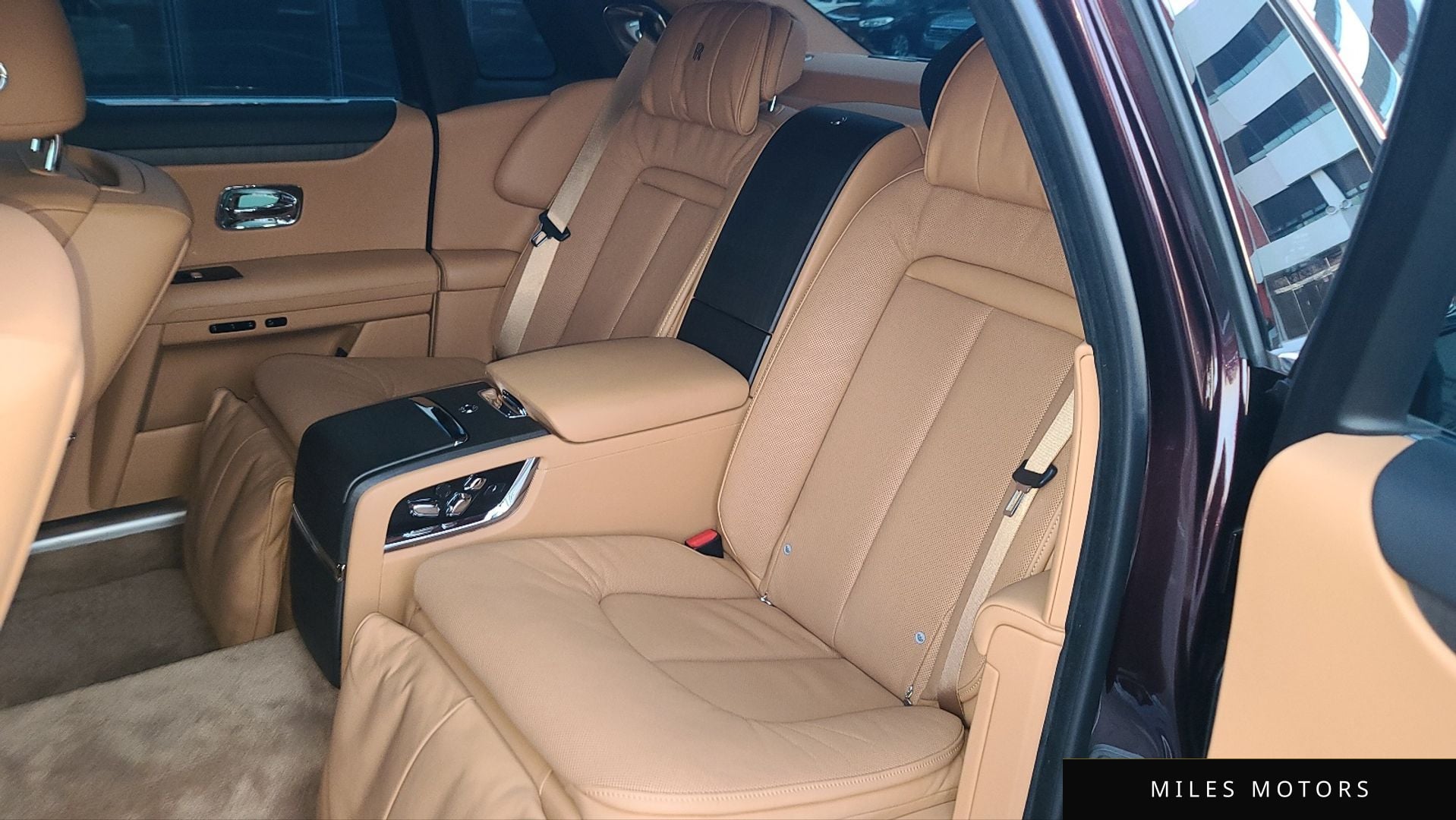 Rolls-Royce 고스트 2021 — миниатюра 11