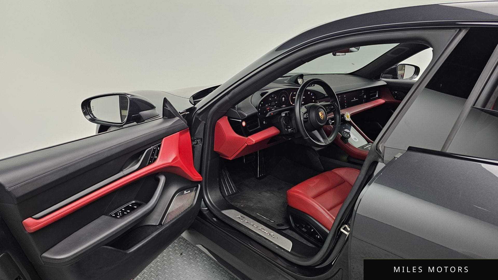 Porsche 타이칸 2021 — миниатюра 10