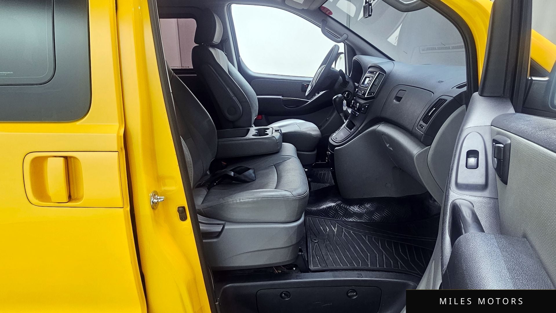 Hyundai Starex 2019 — миниатюра 11
