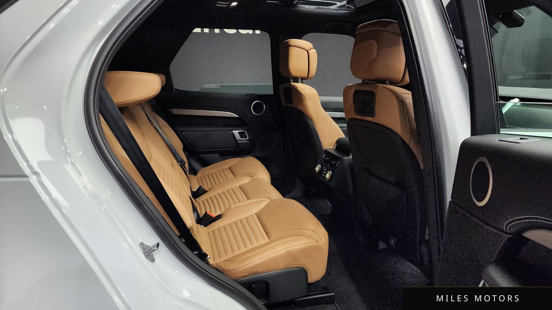 Land Rover Discovery 2024 — миниатюра 12