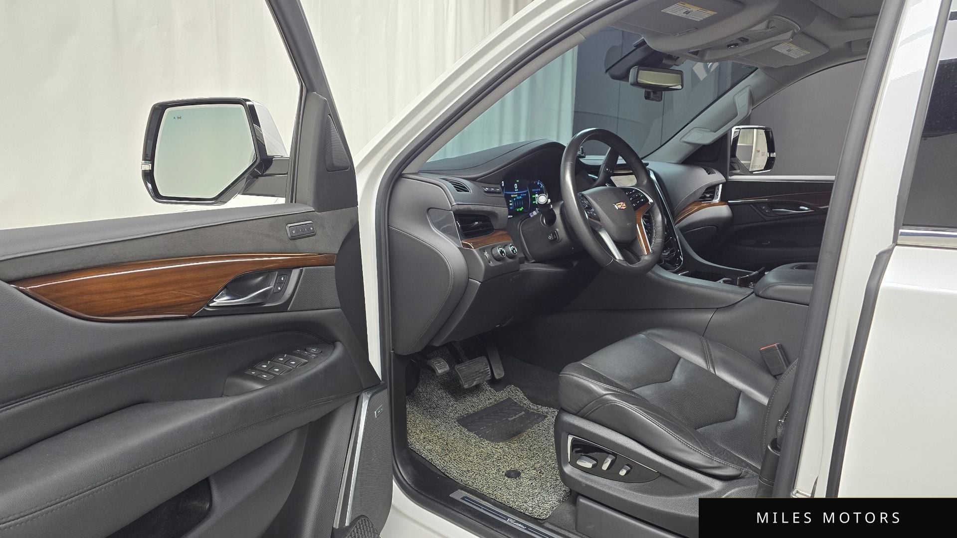 Cadillac Escalade 2020 — миниатюра 11