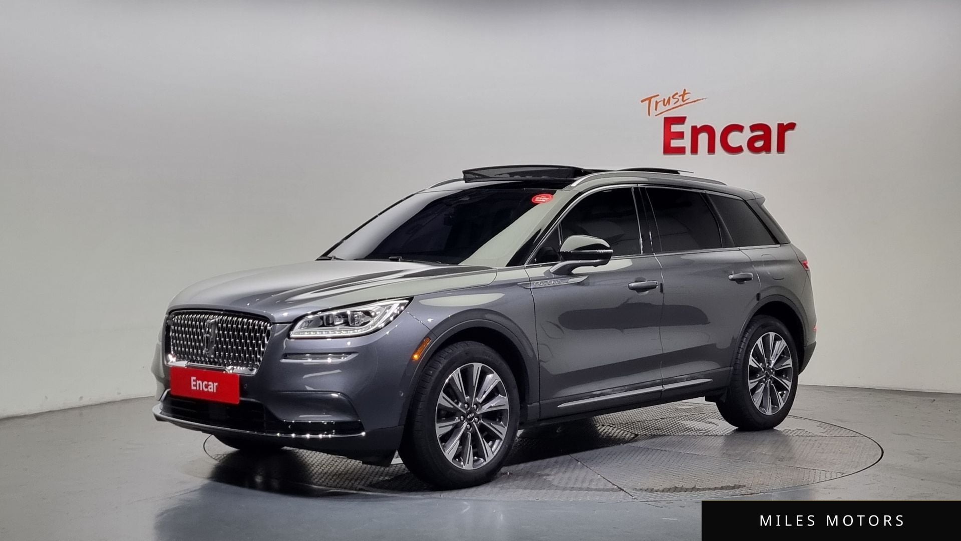 Lincoln Corsair 2021 — фото 1 из 12