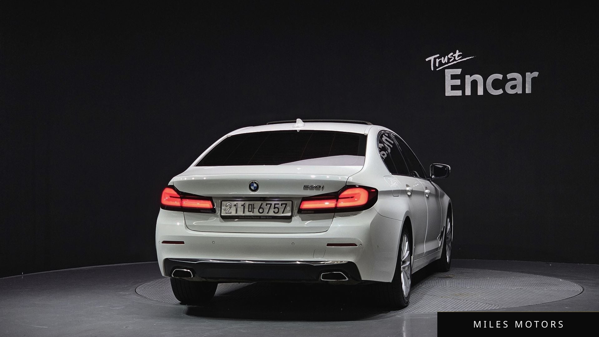 BMW 5 Series (G30) 2021 — миниатюра 4