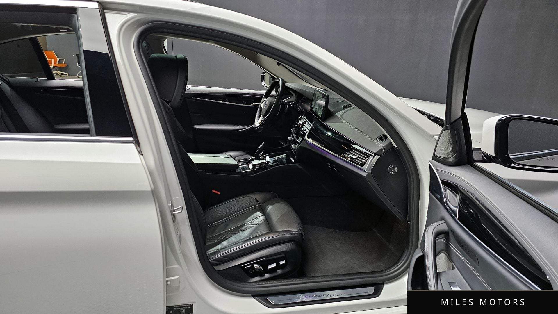 BMW 5 Series (G30) 2021 — миниатюра 11