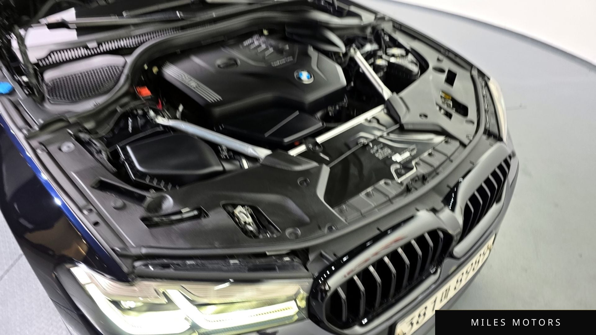 BMW 5 Series (G30) 2021 — миниатюра 6