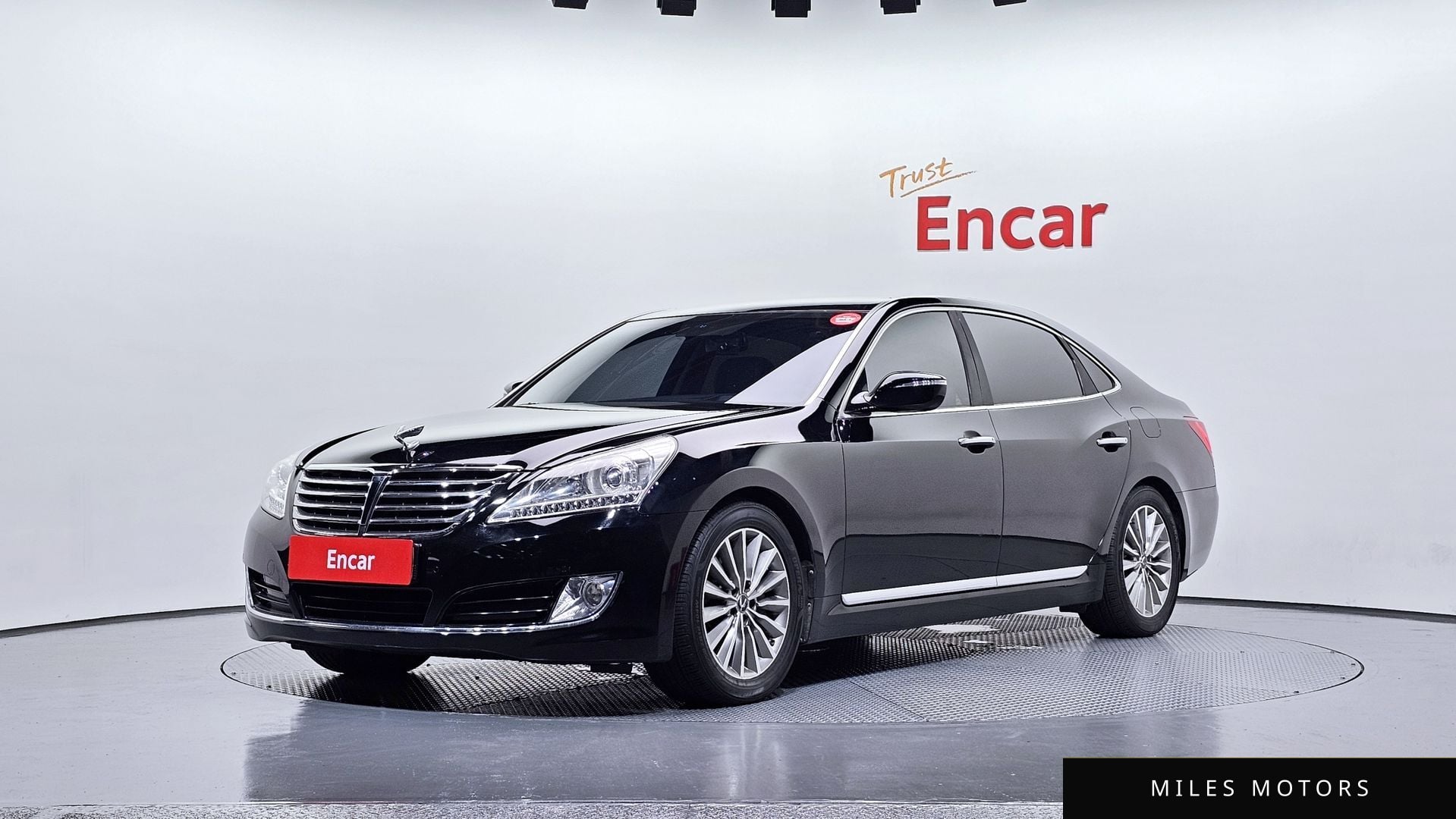 Hyundai Equus 2014 — фото 1 из 12