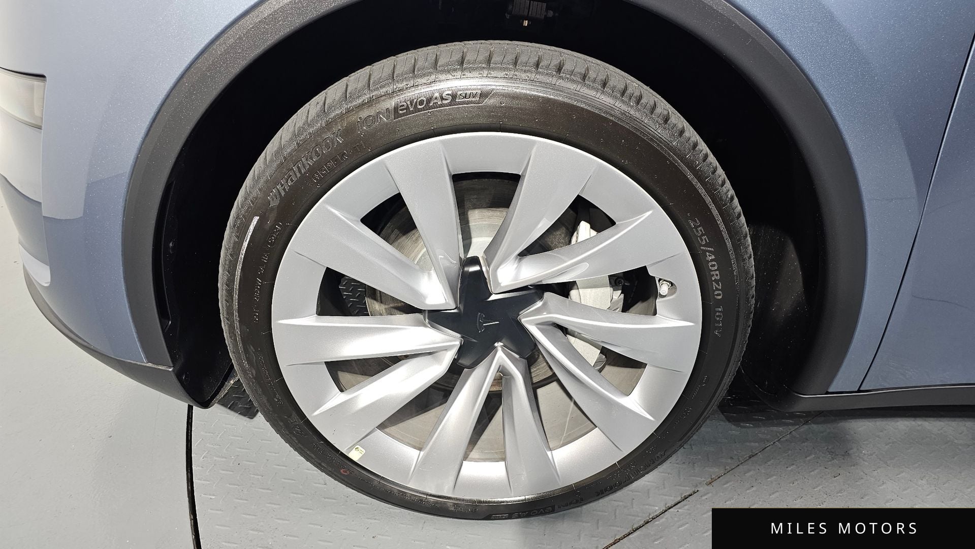 Tesla Model Y 2025 — миниатюра 5