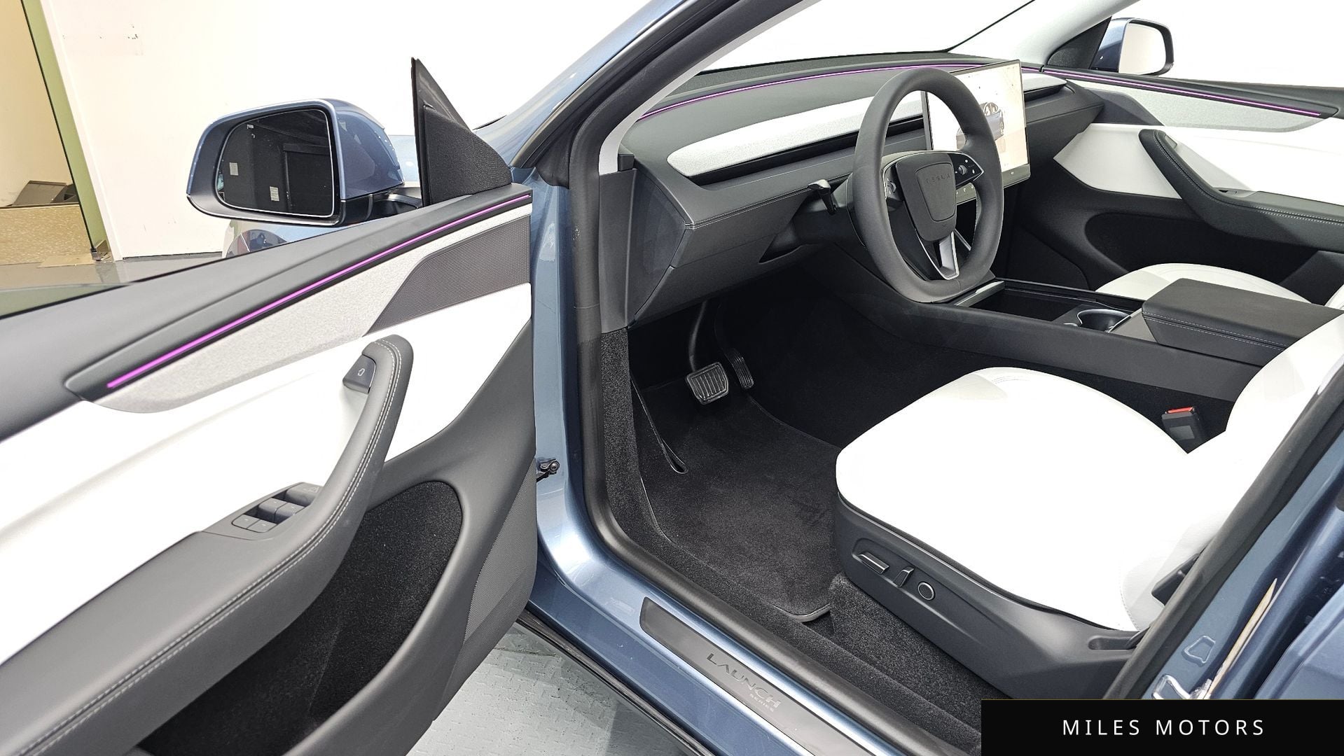 Tesla Model Y 2025 — миниатюра 12