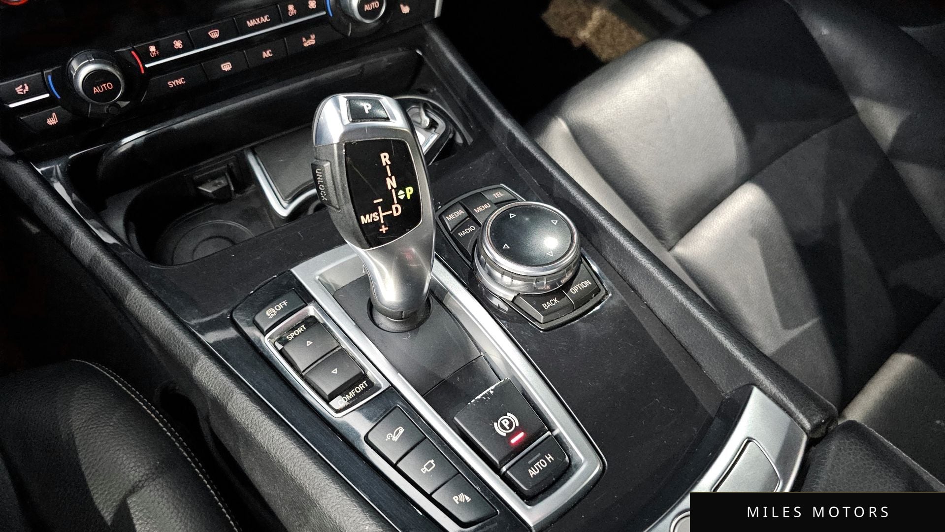 BMW 5 Series GT (F07) 2014 — миниатюра 9