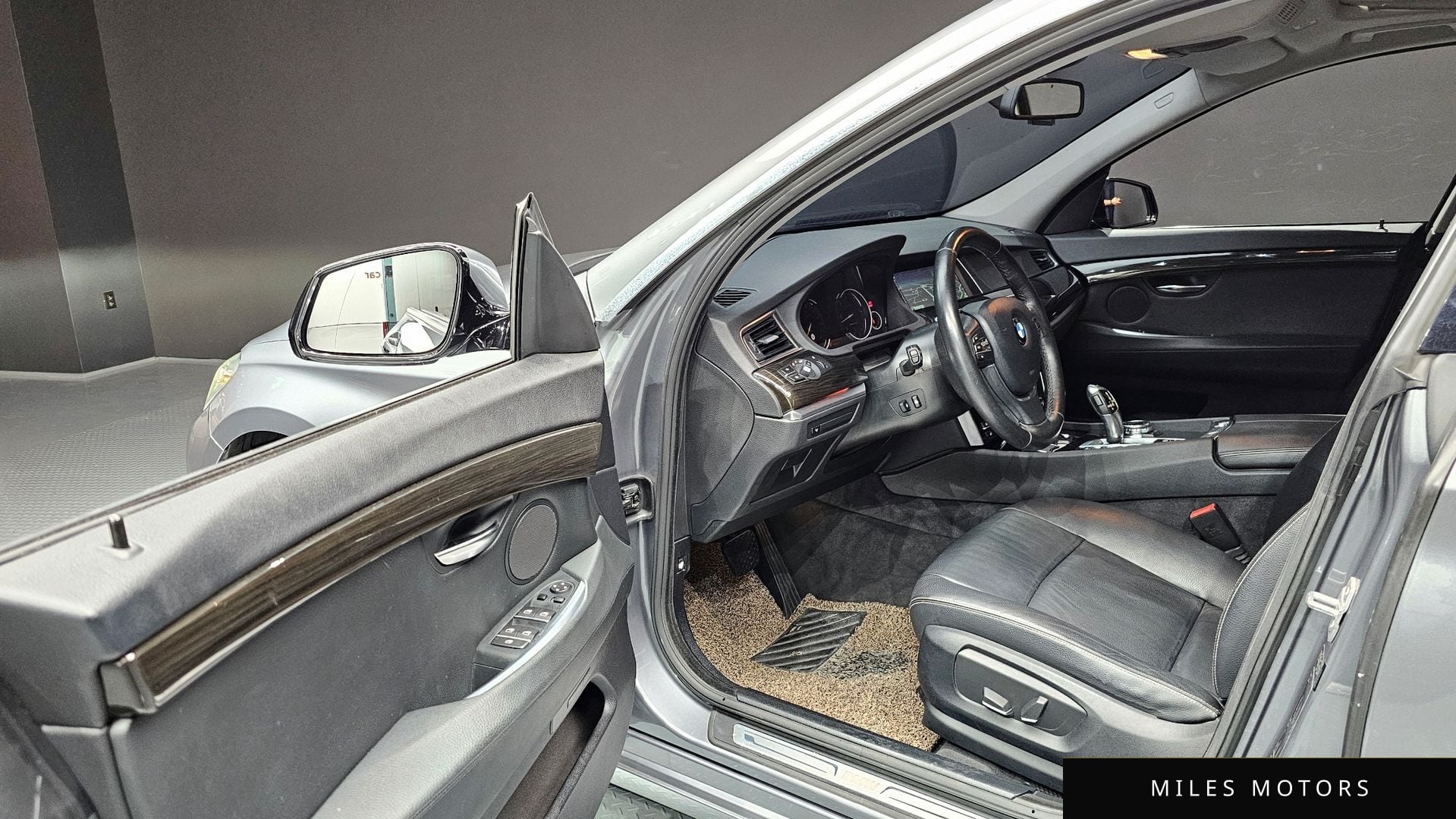 BMW 5 Series GT (F07) 2014 — миниатюра 11