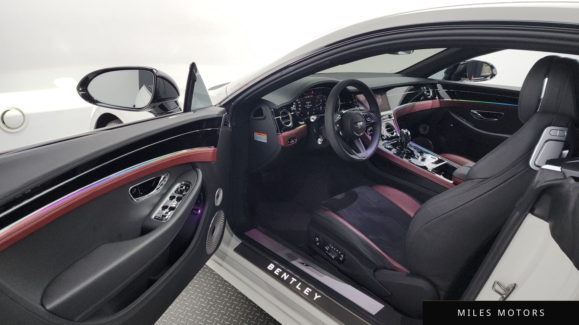 Bentley Continental GT 2023 — миниатюра 10