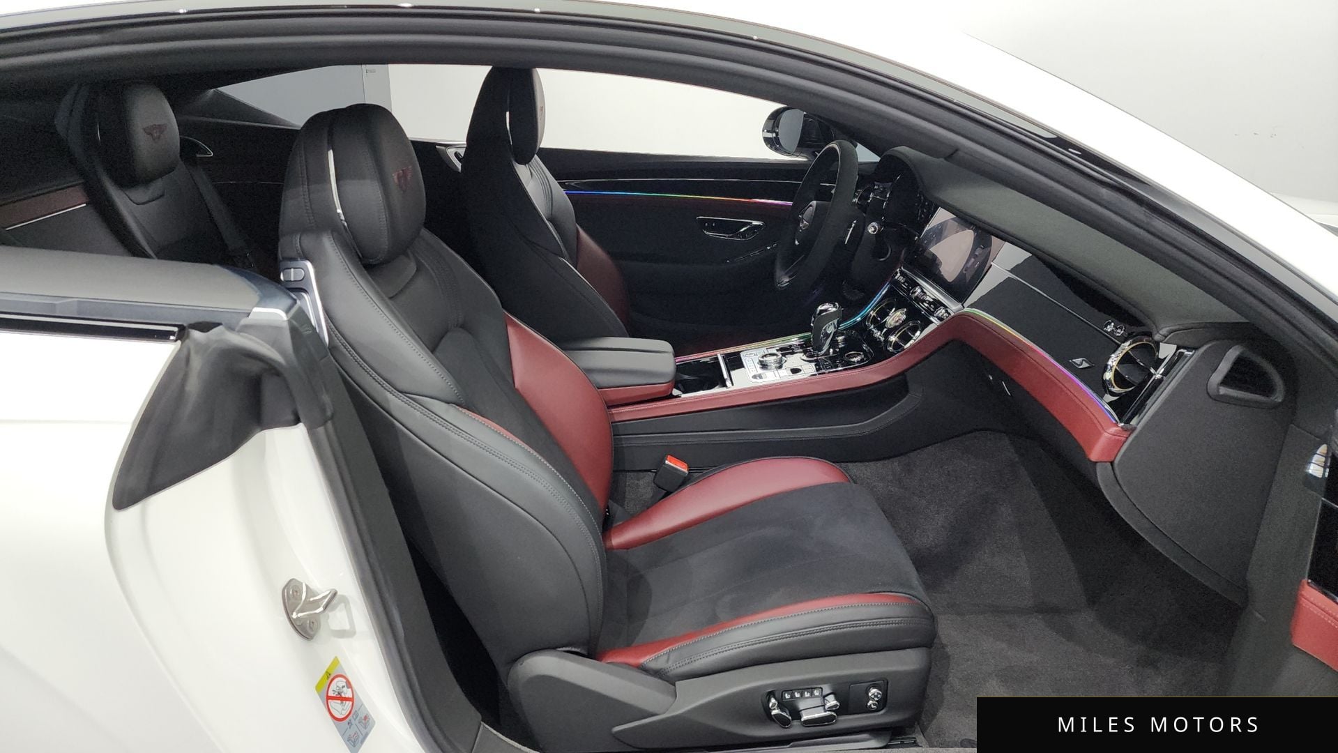 Bentley Continental GT 2023 — миниатюра 11